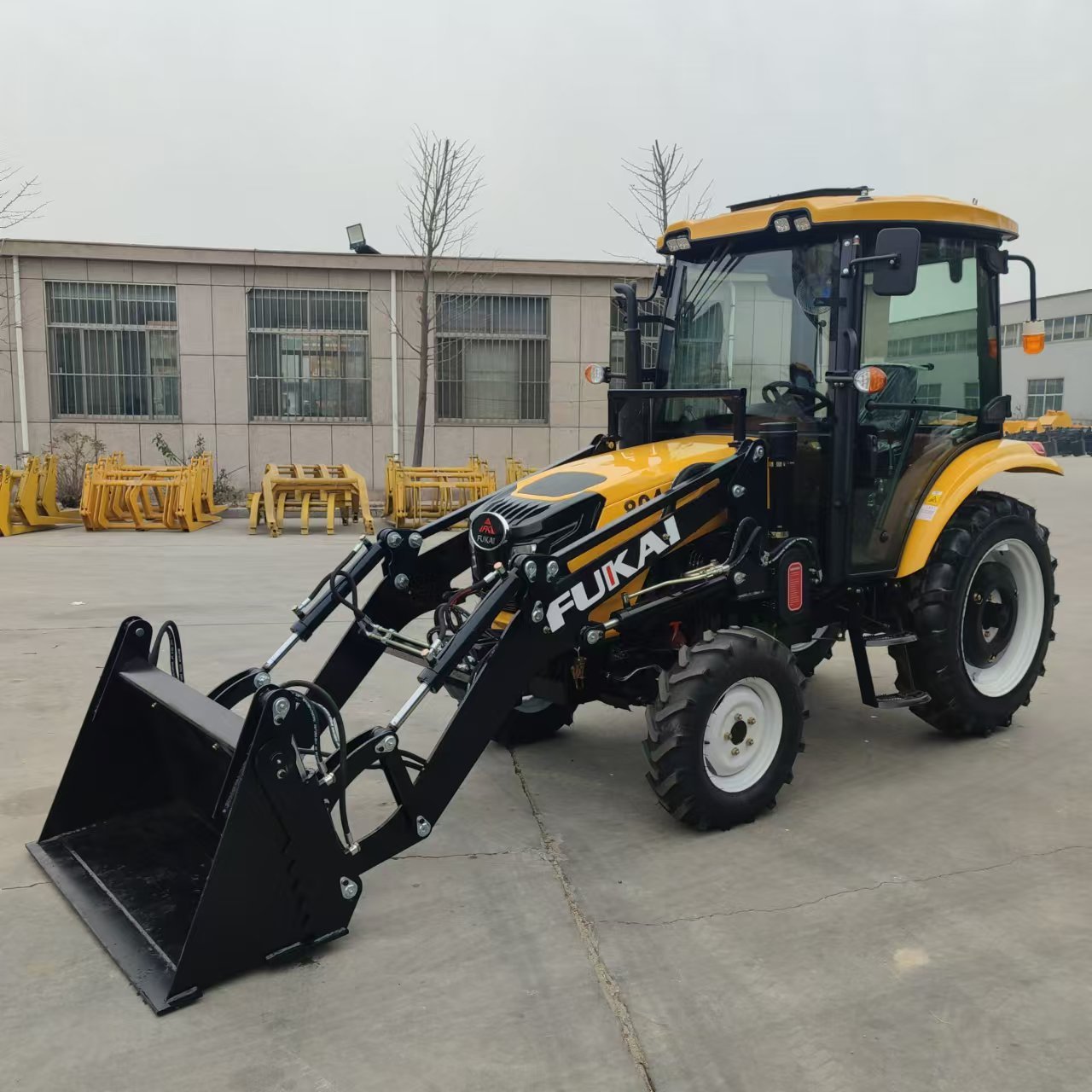 China Agriculture 70hp Tractors 4x4 704 Front Loader Farm Garden Tractor with Glasher/ Grass Mower