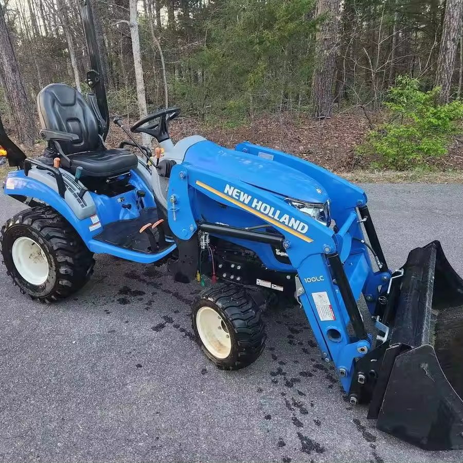 New Hollandd Workmaster 25s 4 Wheel Drive Tractor