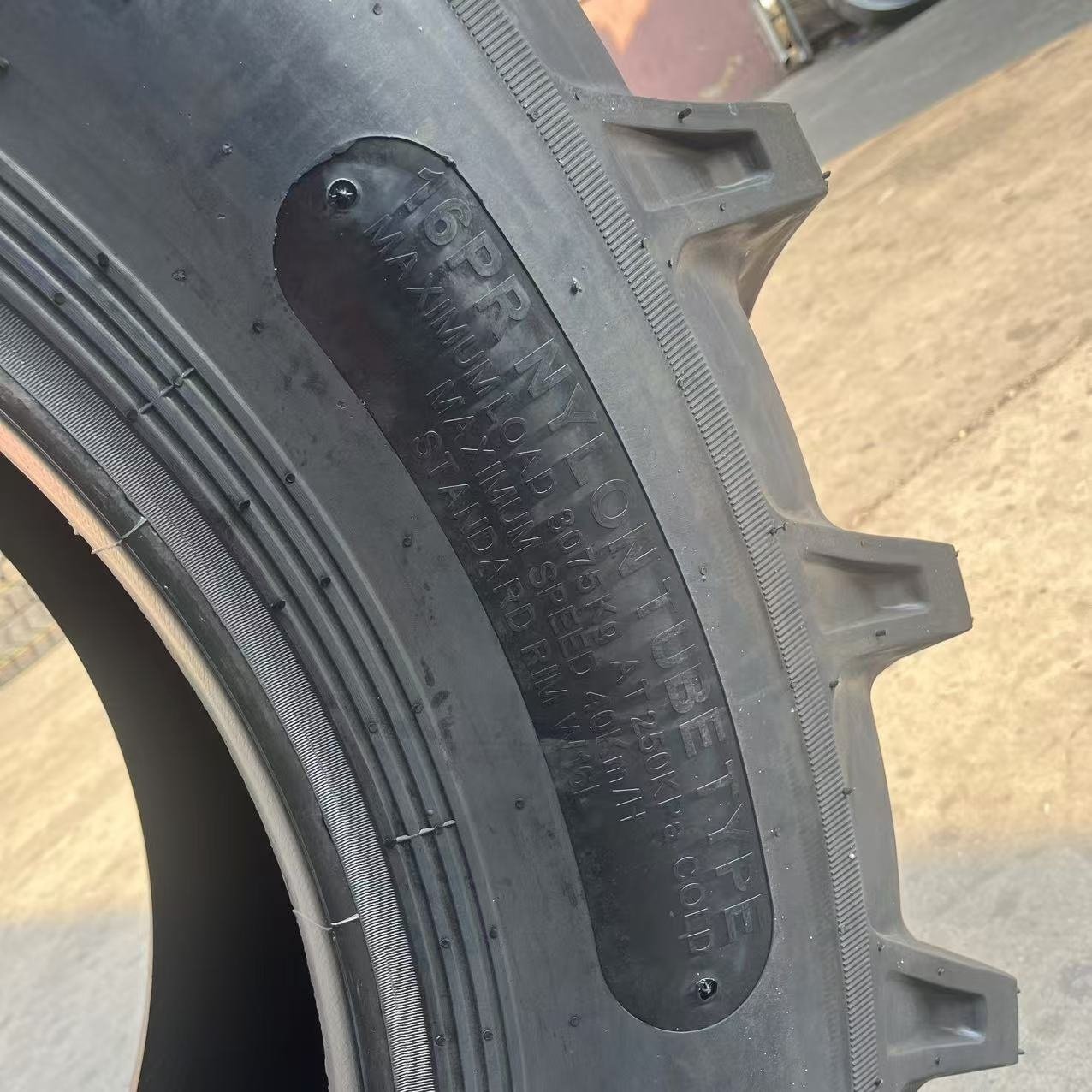 Bias Agriculture Tire 18.4-38 18.4-30 R-1 Pattern Tractor Tire