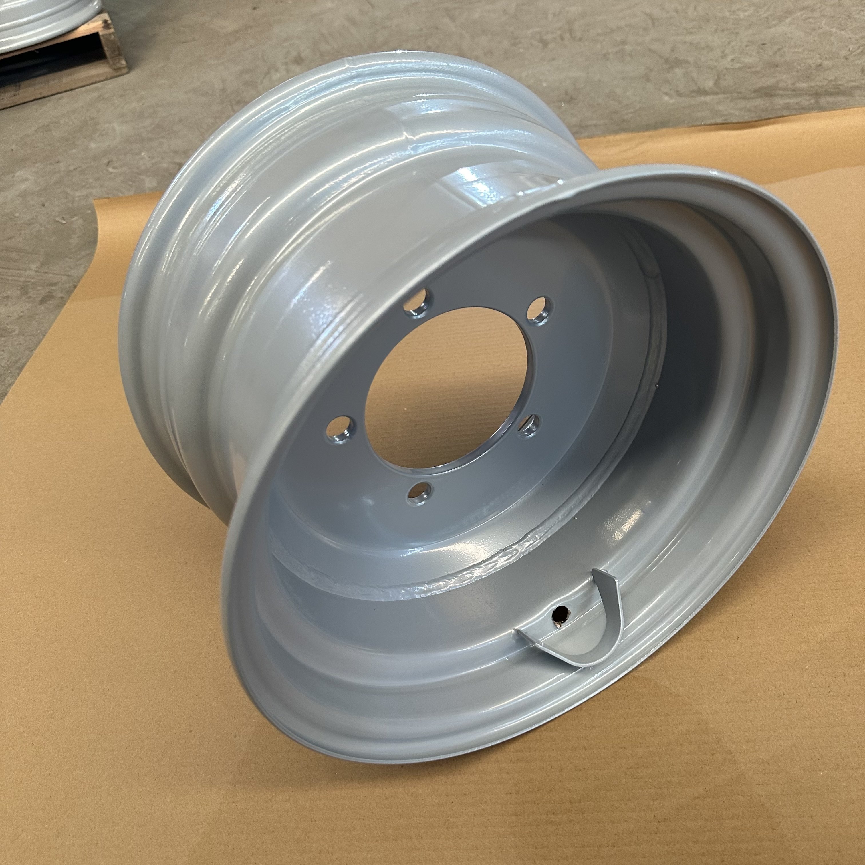 Manufacturers' New 7X12 Agricultural Implement Tractor Wheels 7Jx12 Inch Steel Rims for 23x8.5-12 10.0/80-12 Tyres
