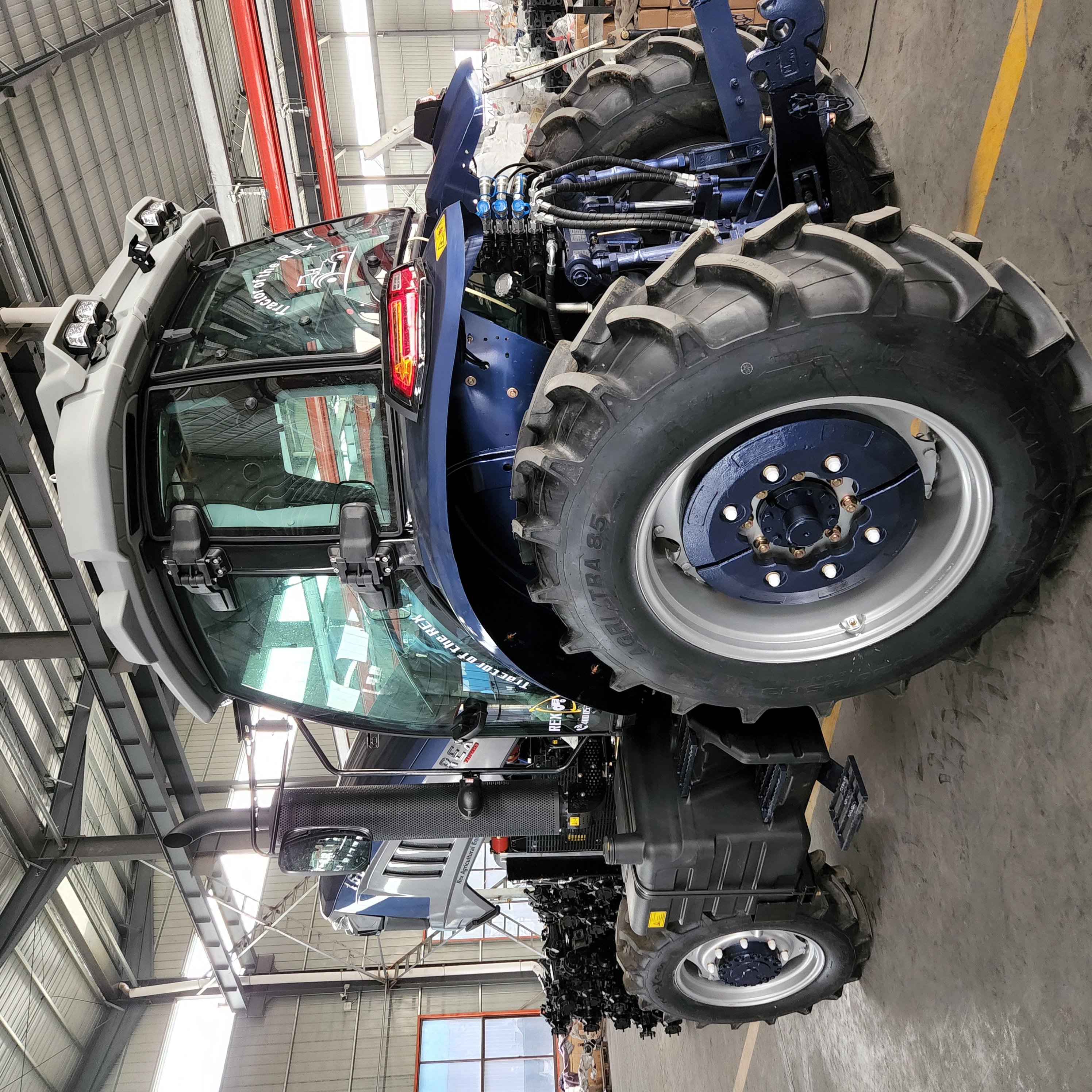 4x4 Farm Tractor 200hp 6 Cylinder Electric Start Diesel Engine Multifunctional Agriculture