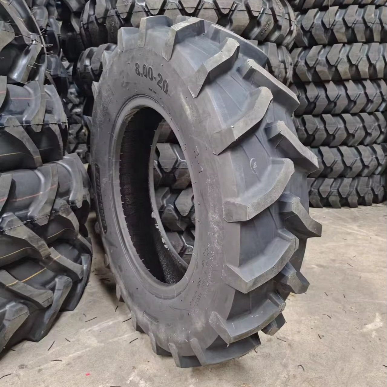Hot Sale AGR Tractor Tires 8.00-20 R1 Pattern Agricultural Tire Cheap and High Quality Tire