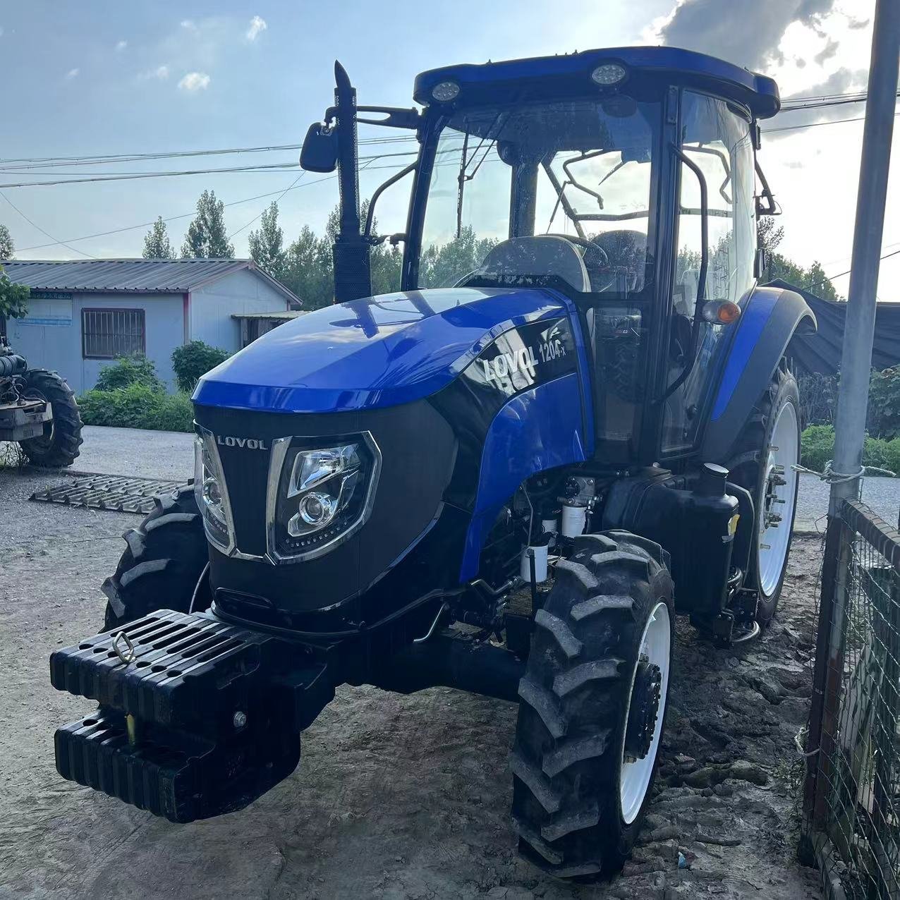 New Chinese Tractor Large Horsepower 4wd 120Hp 200hp Agricultural Weifang Tractor