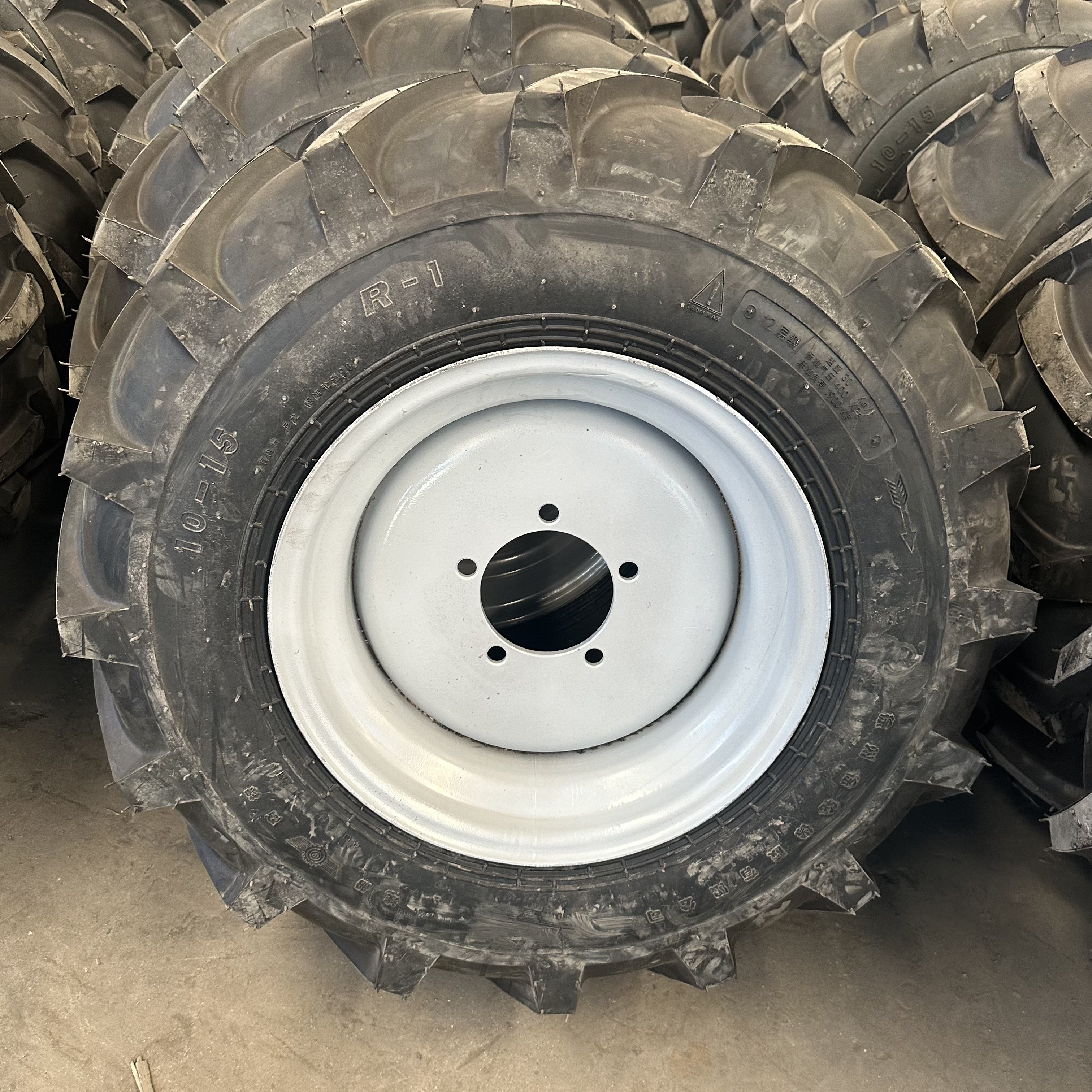 Agricultural Machinery Tractor Tyre 10-15 Tractor Tires with R-1 Pattern