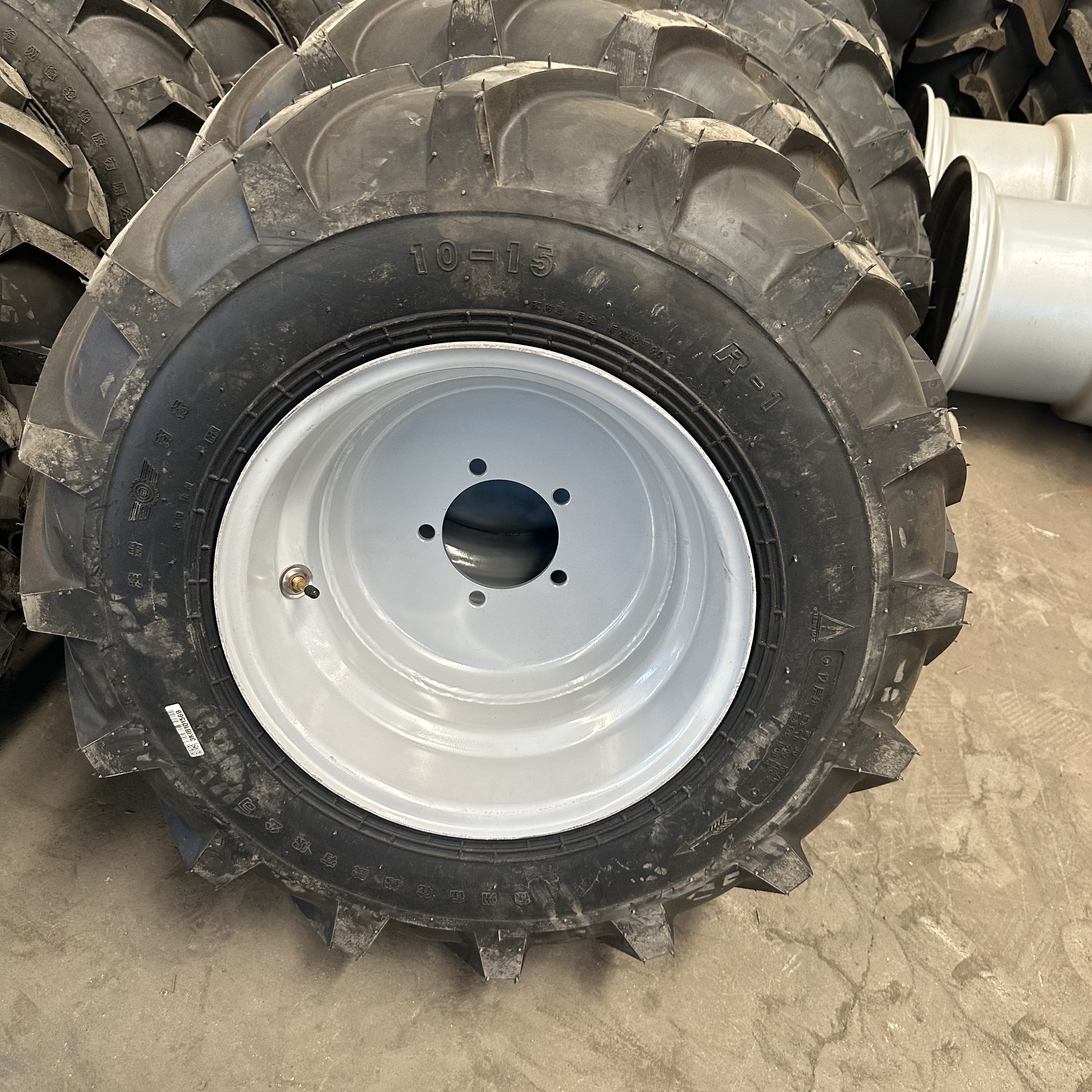 Agricultural Machinery Tractor Tyre 10-15 Tractor Tires with R-1 Pattern