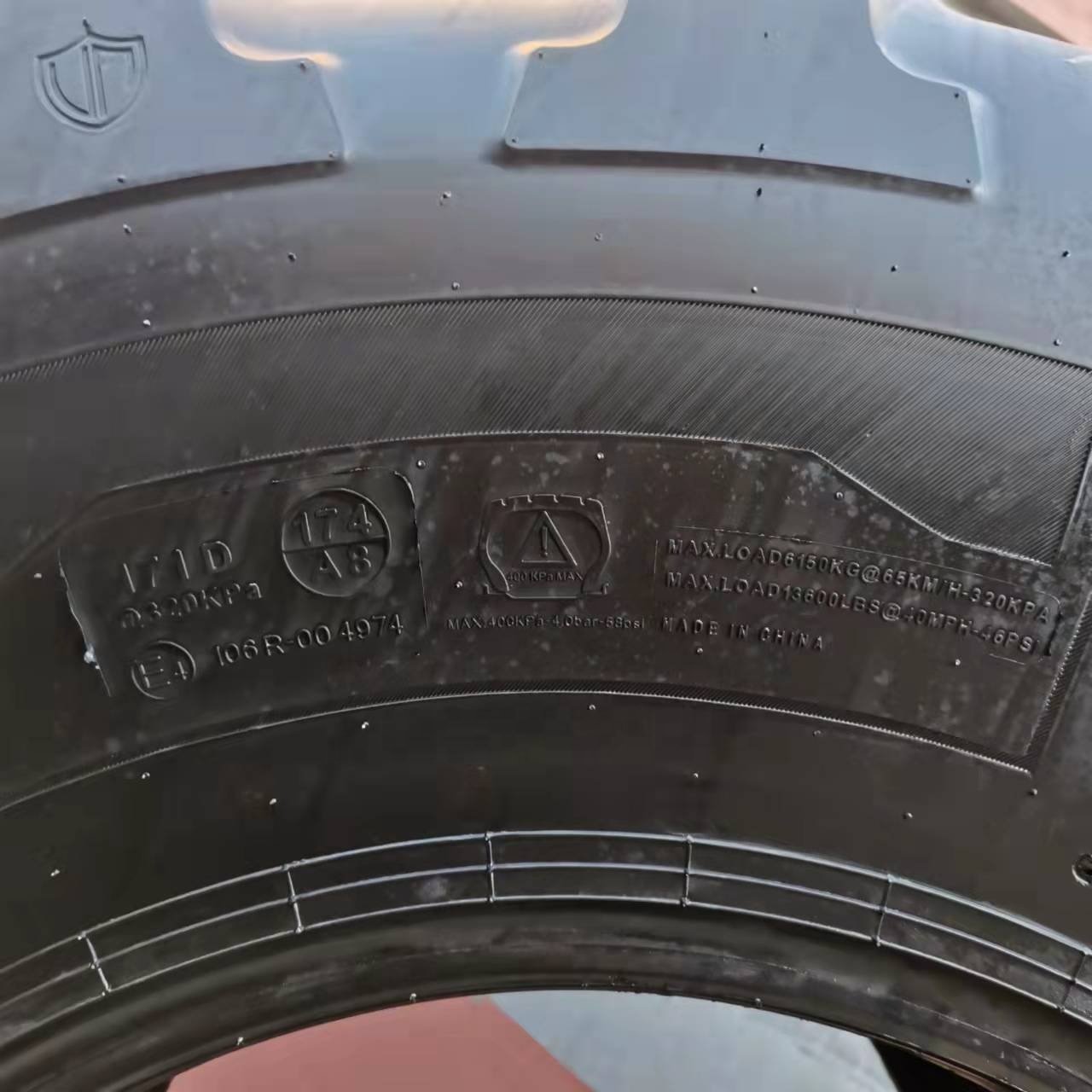 High Powered 28Lr26 Agricultural Green Storage Machine Tire 750/65R26 28LR26 Tractor Engineering Road Mixer Road Mixer Tire