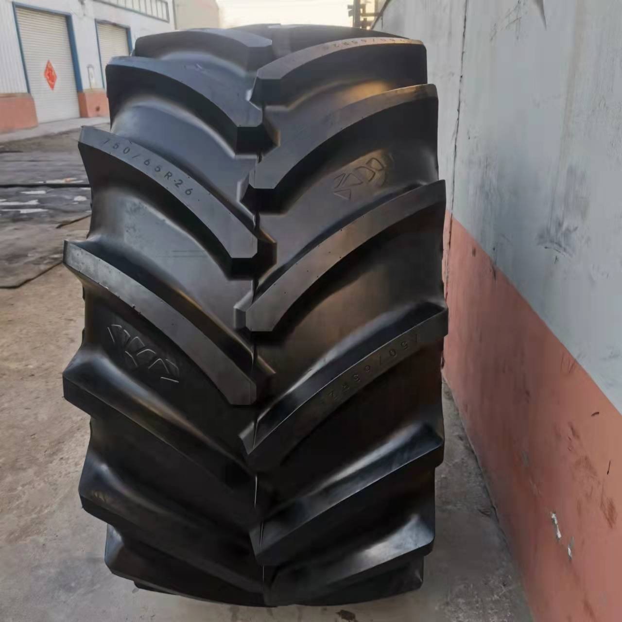 High Powered 28Lr26 Agricultural Green Storage Machine Tire 750/65R26 28LR26 Tractor Engineering Road Mixer Road Mixer Tire