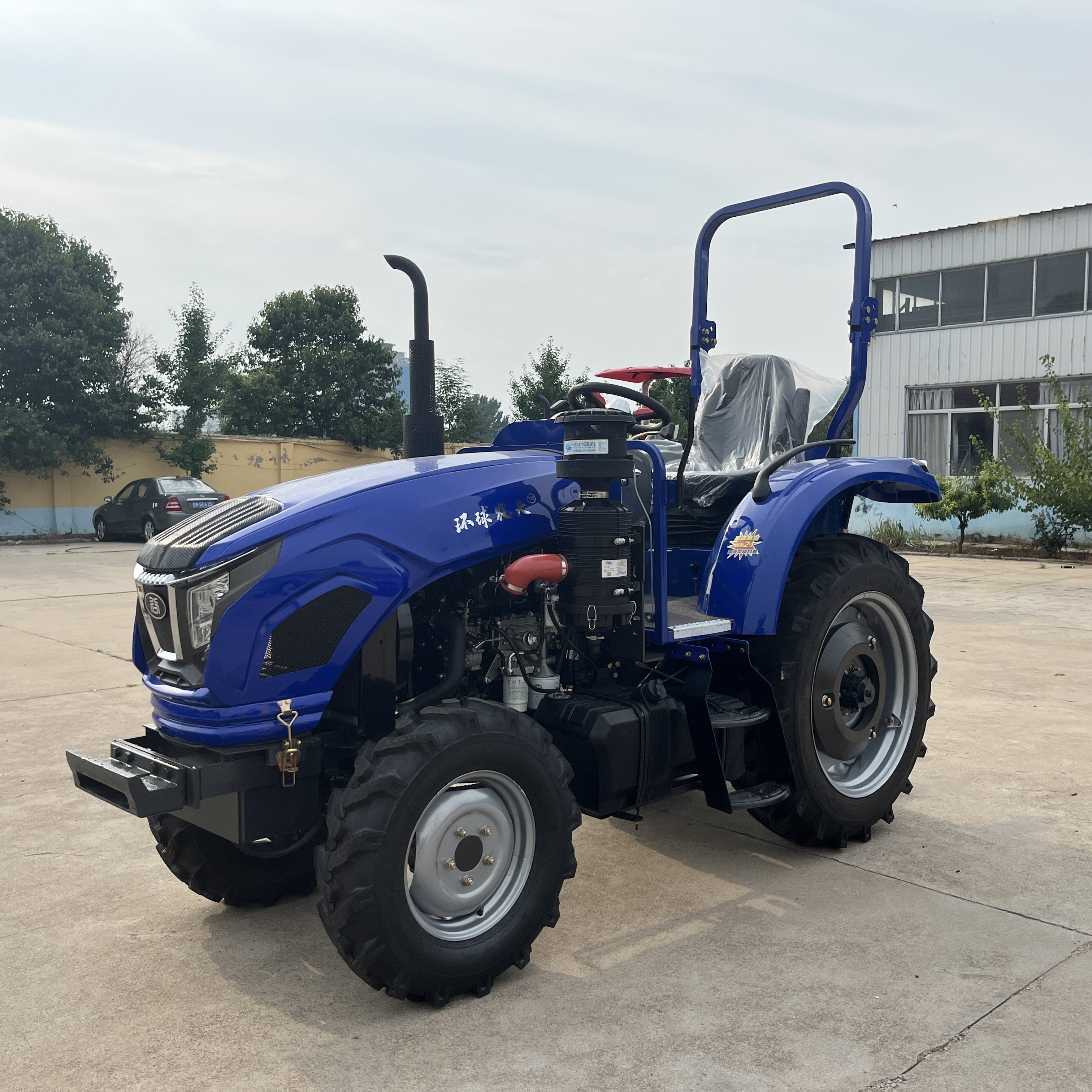 Multifunctional Agricultural 4WD Tractor 37KW Compact Agricultural Tractor Small Agricultural Tractor Factory Sale