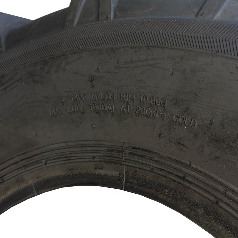 YHS ROCKWAY Market Hot Sale Good Quality 20.5/70-16 23.5/70-16 Mini Loader Tyres