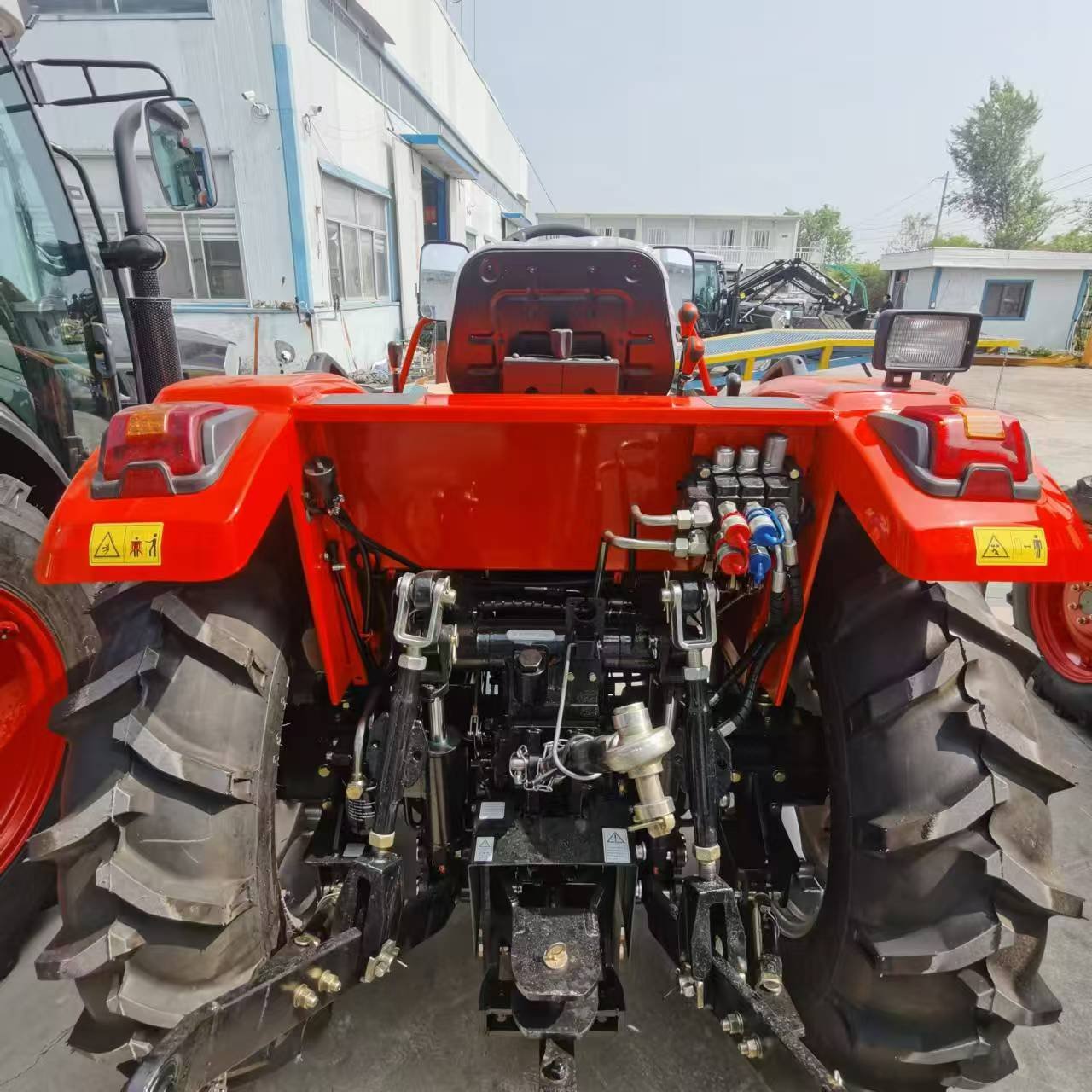 New Agricultural Tractor T7 200 50hp 80hp 120hp air Brake Full Suspension Manual