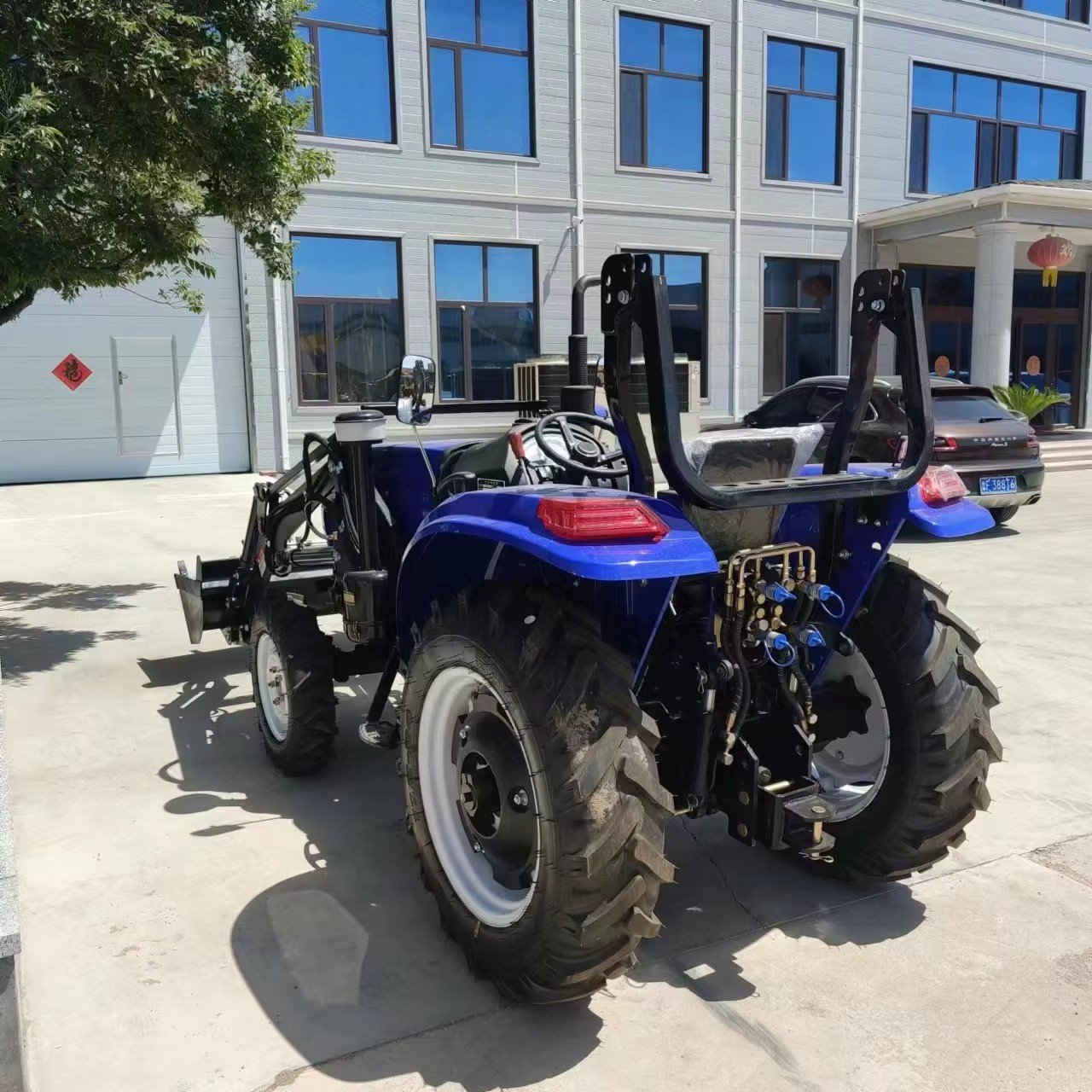 Good Price Wheel Style Tractor for Agriculture FUKAI 504 Front Loader Farm Garden Tractor with Optional Parts