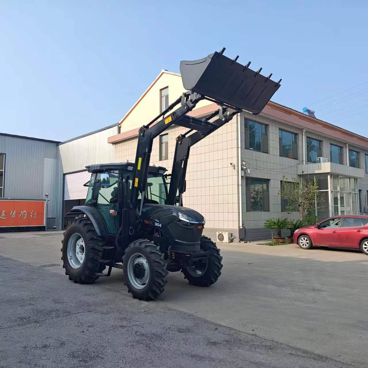 80 Horsepower Tractor YTO Power with Cockpit Four-wheel Drive Wheeled Agricultural Four-wheel Tractor Plowing Machine