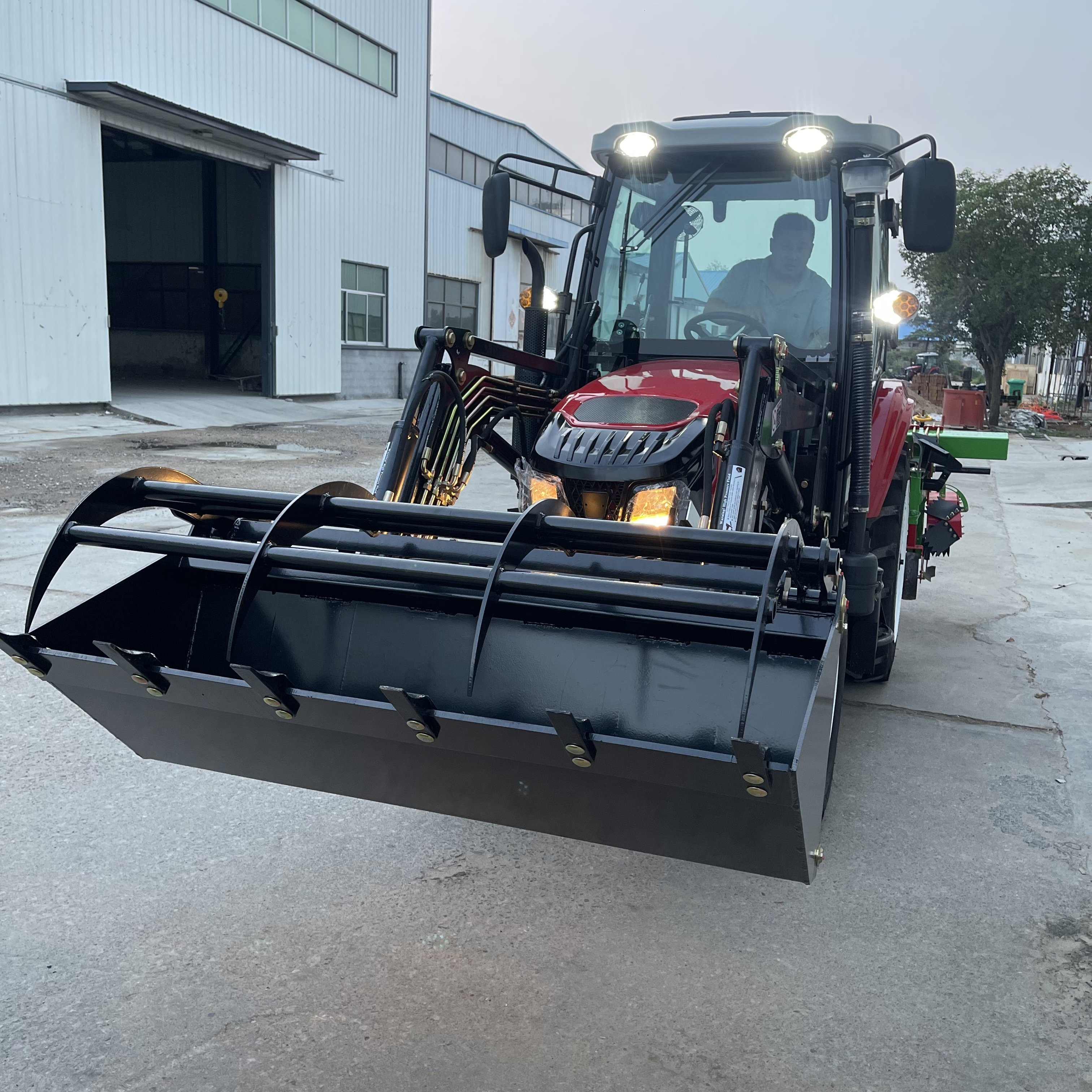 80 Horsepower Tractor YTO Power with Cockpit Four-wheel Drive Wheeled Agricultural Four-wheel Tractor Plowing Machine