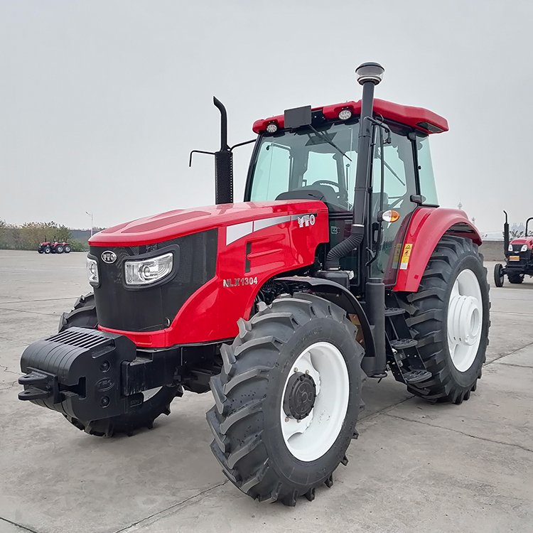 Factory Directly Yto X1304 Tractors Multifunctional 4WD Machine Traceur Diesel Engine Mini Farm Tractor 4x4 Yto 130hp for Farms