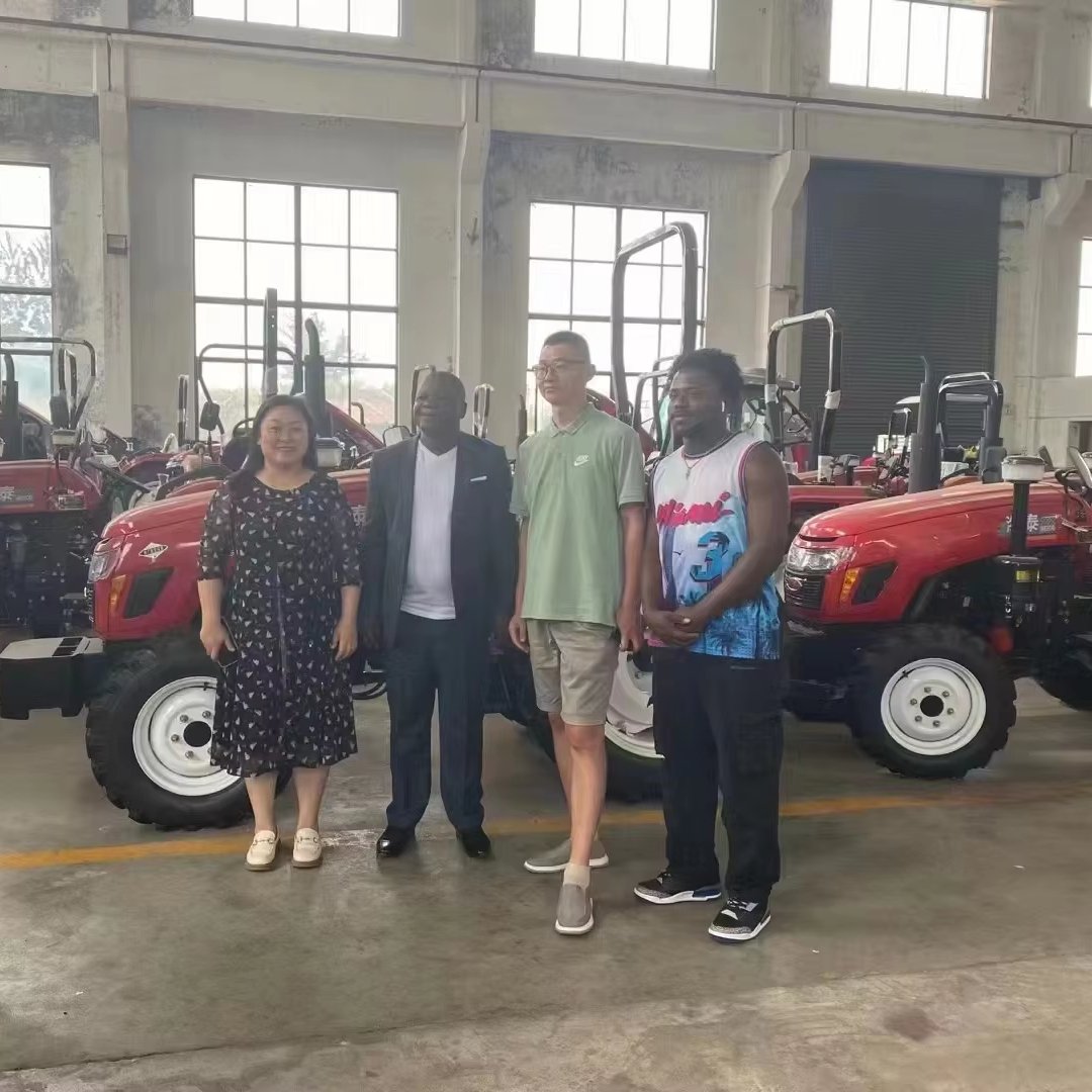Agriculture Tractor 50hp 55hp 60hp 4wd 4x4 Tractor Farm Tractor Equipped with Trailer Rotary Cultivator Planter Traktor