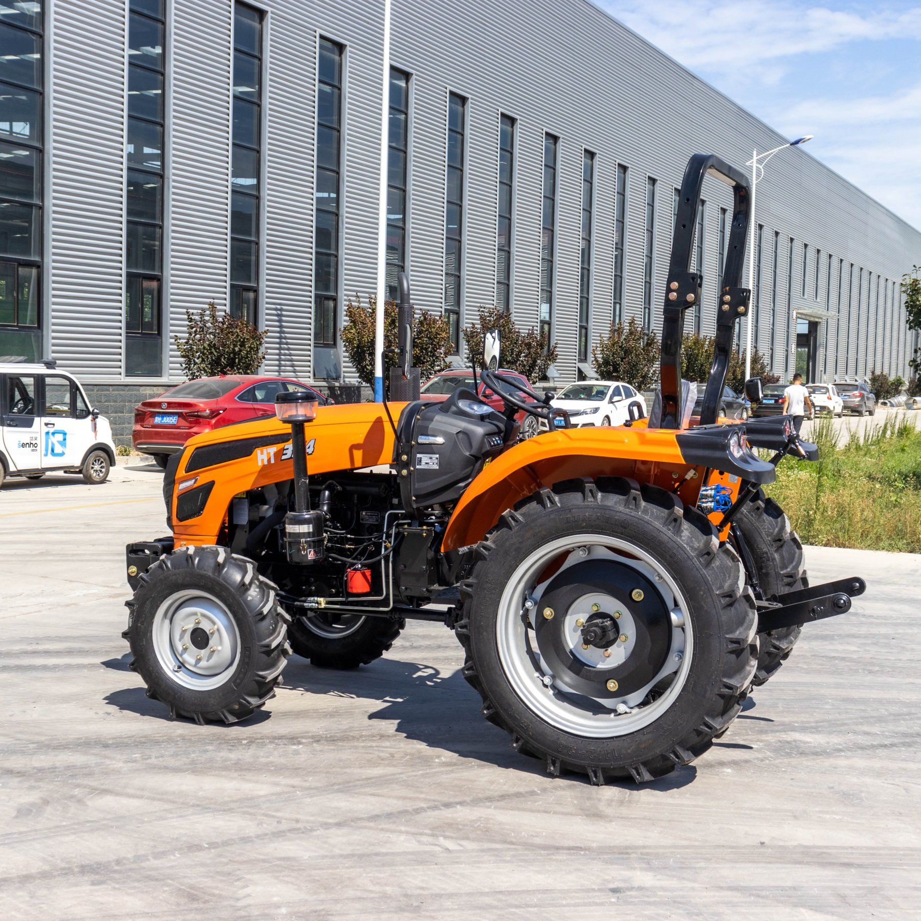 35HP Farm Agricultural Tractor 4wd Walking Tractor Front Bucket Mini Tractor for Sale With Hydraulic Accessories