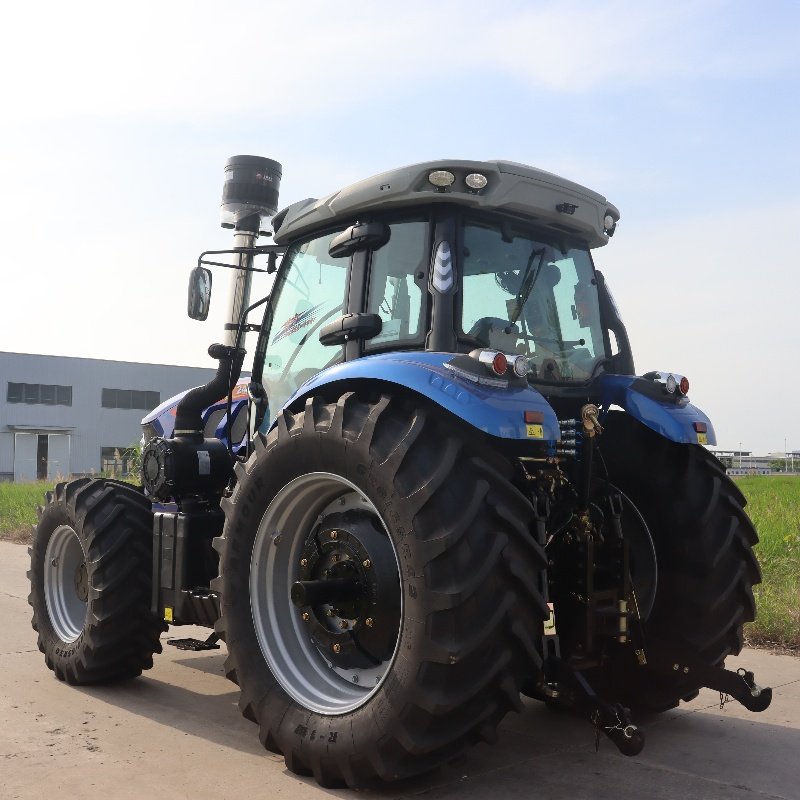 New 4 Wheel Agricultural Farm 4x4 Tractor 240HP Tractors With YTO Diesel Engines