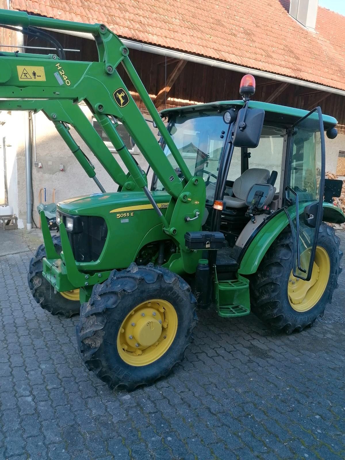 John Deer 5055E Tractor 3 Cylinder 55 HP diesel Engine 4 Wheel Drive Agricultural Machinery Tractor John Deer Tractors 5055 E