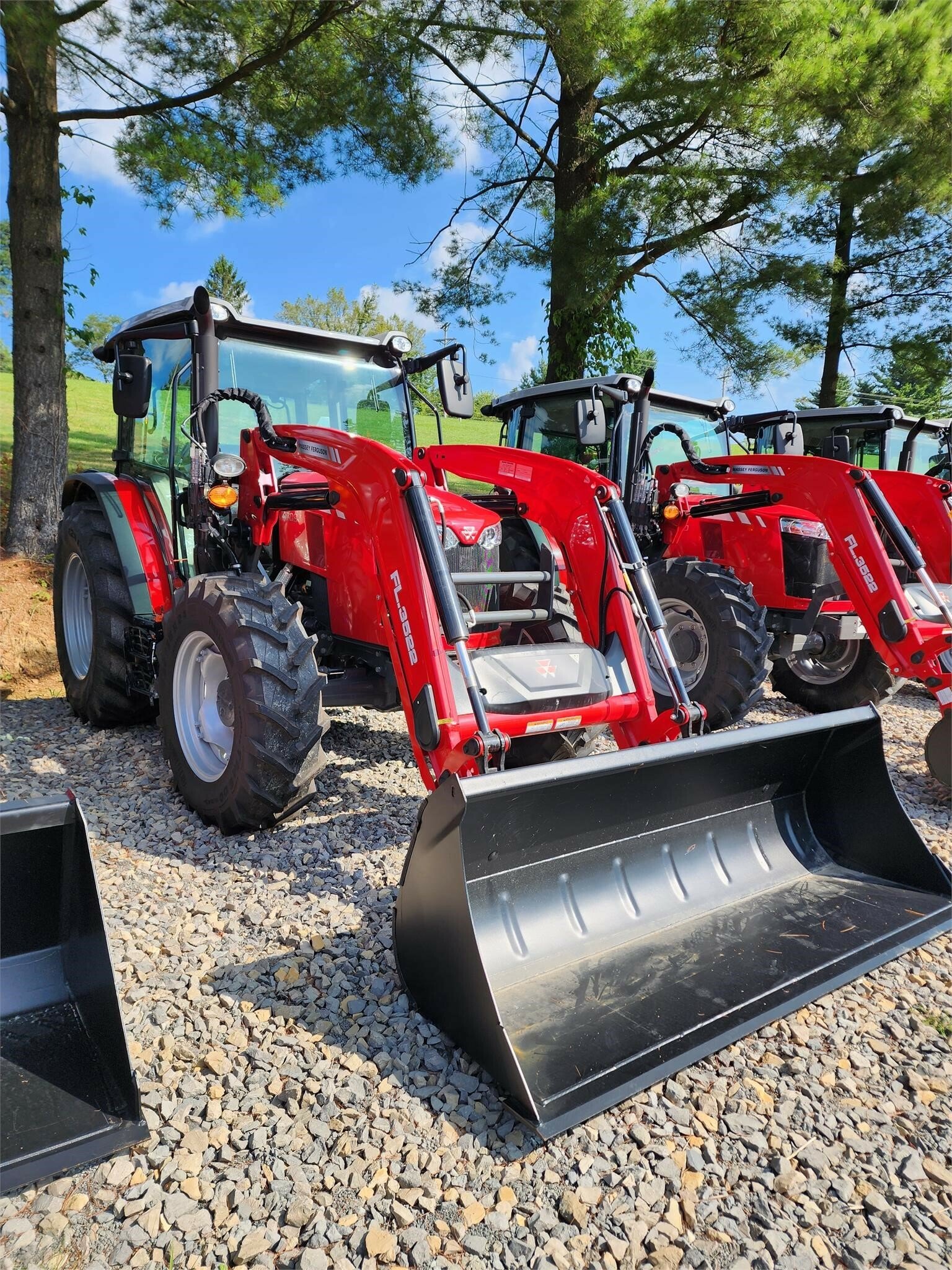 MF4709 4x4 Wheel Drive Agricultural Farm Tractors 4WD Massey Ferguson 4709 Farm Diesel Garden Agricultural Tractor