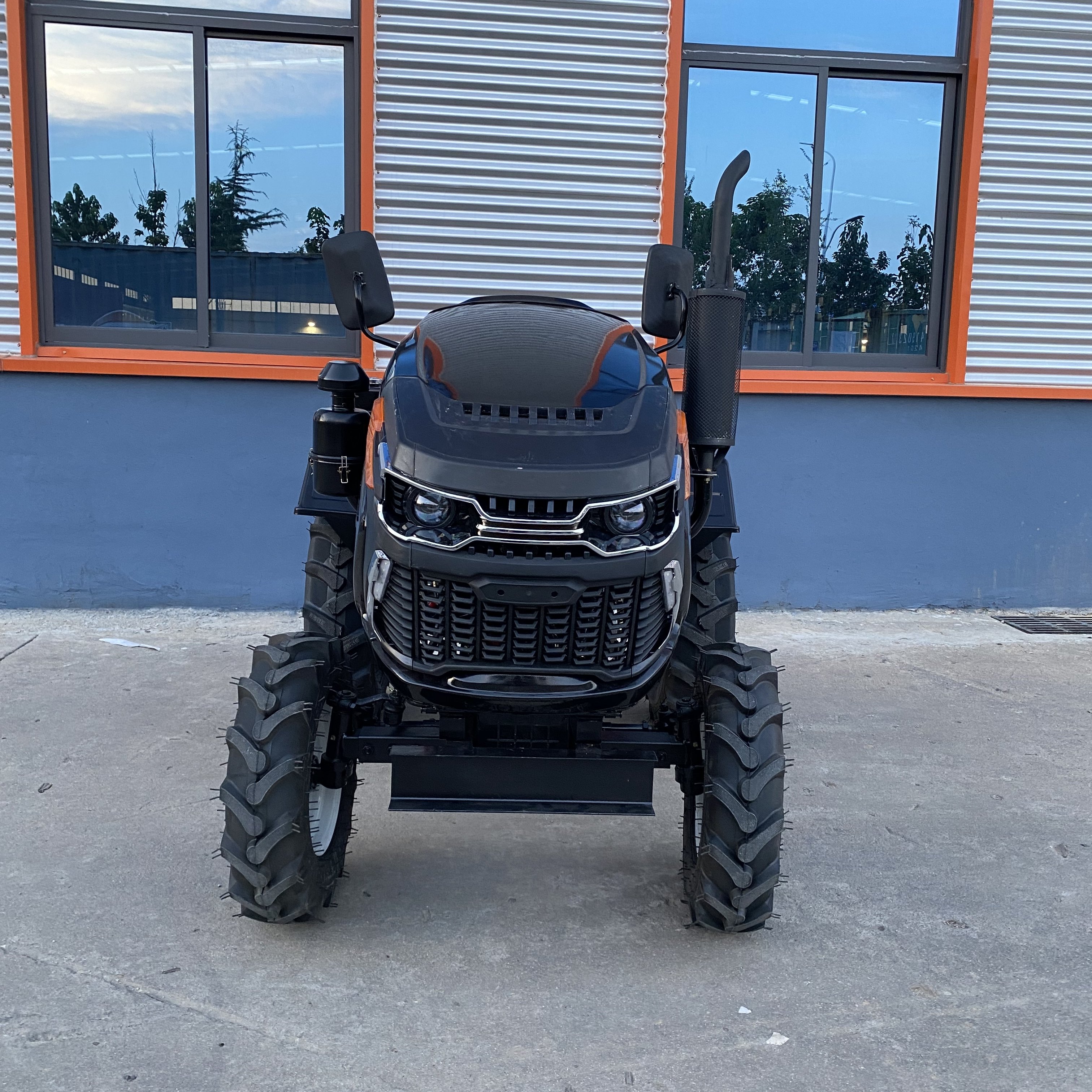 Premium New Multifunction 4WD Tractor With Front Loader Agricultural Tractor