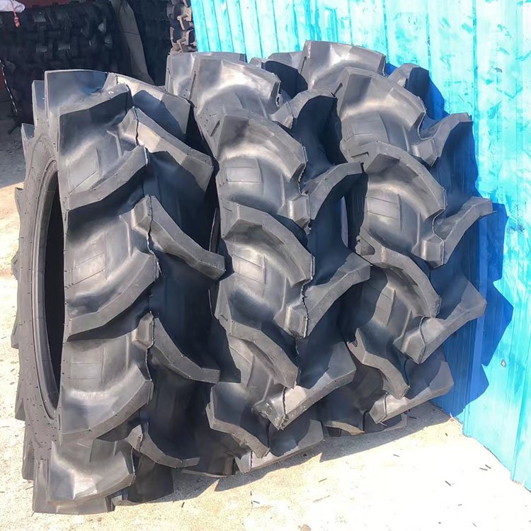 Agriculture Tractor Tyres R-2 Agricultural Tractor Tyre 12.4-24 13.6-26 Field Tire for Sale