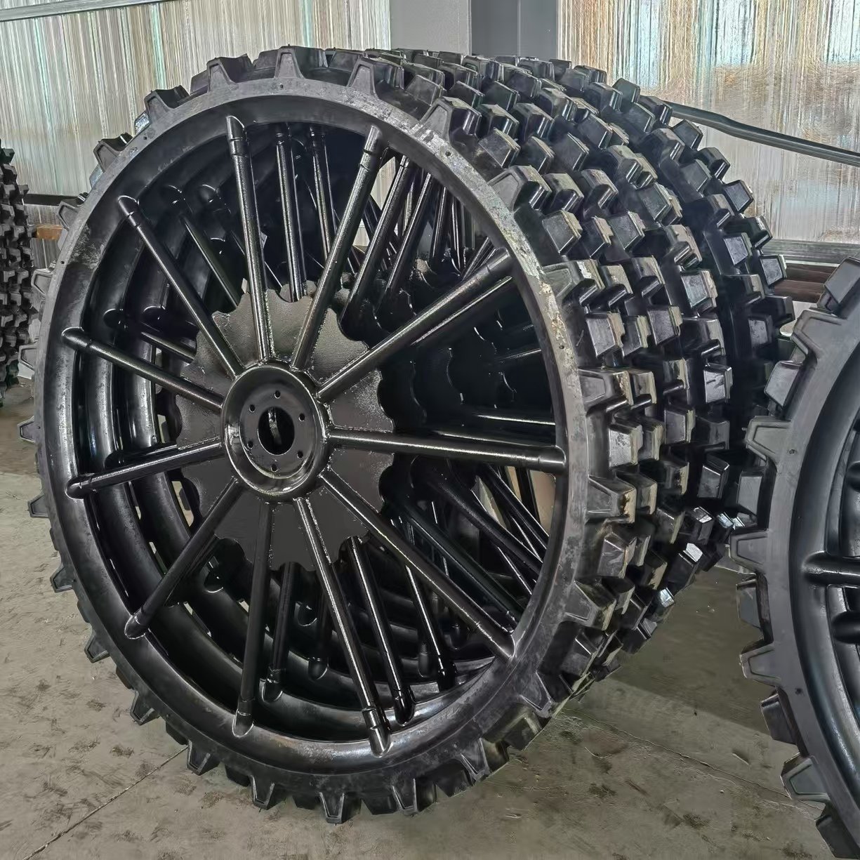 Thailand 1600*120mm Widened Tire Flower Tractor Paddy Wheel for Agricultural Machinery Parts