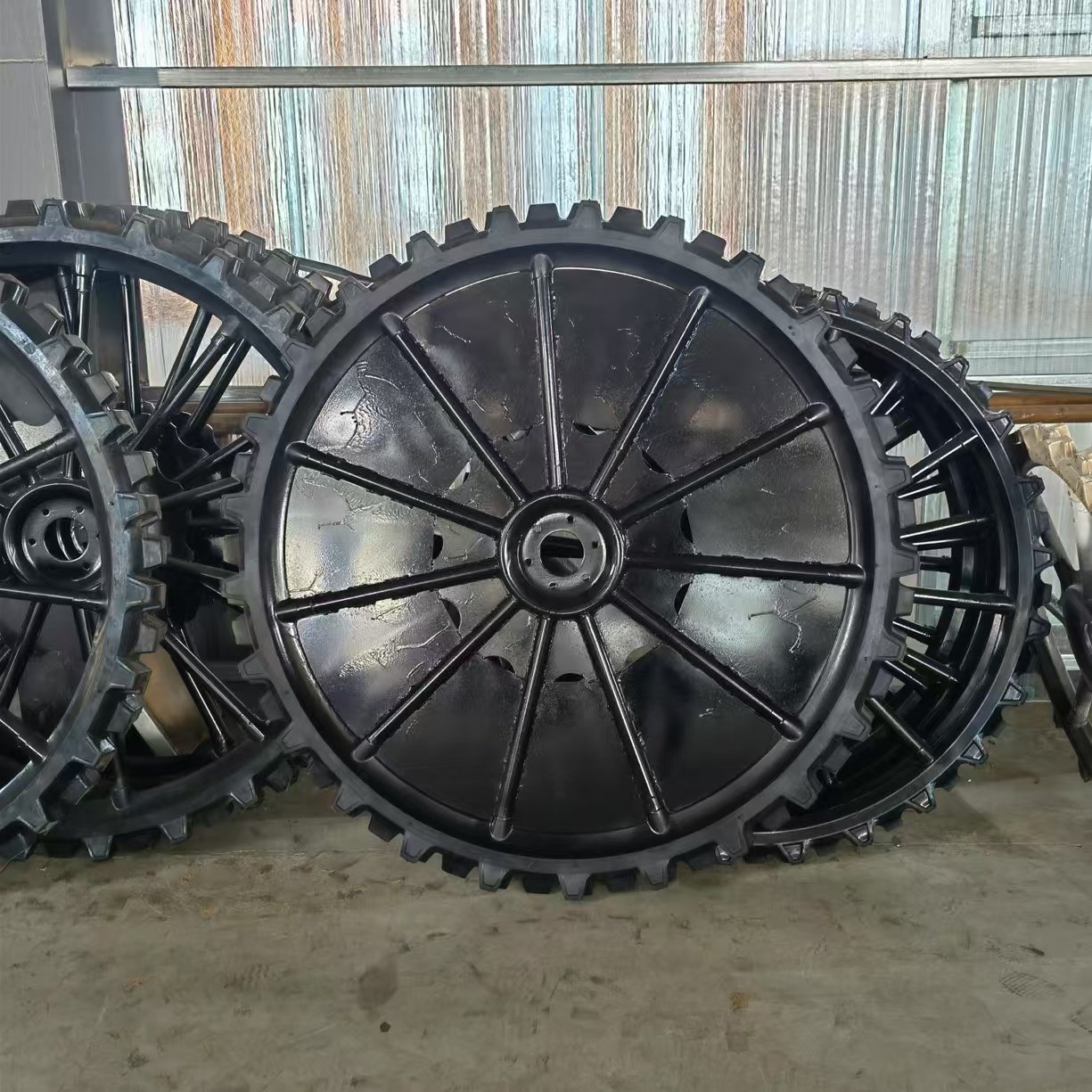Thailand 1600*120mm Widened Tire Flower Tractor Paddy Wheel for Agricultural Machinery Parts
