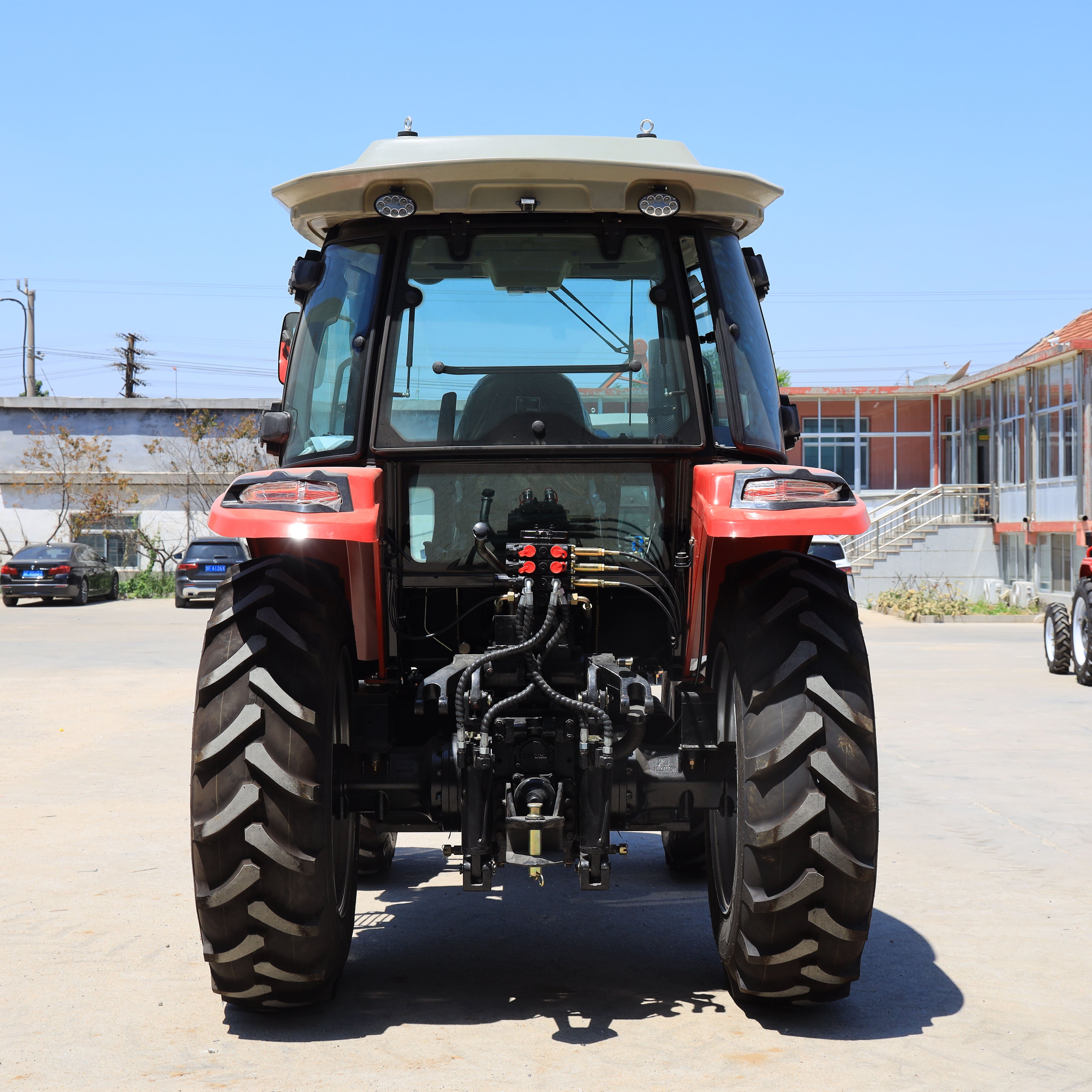 Multifunctional 4X4 Wheel 4WD Agricultural Machinery & Equipment 160hp LOVOL USED TRACTOR for FARMING with Optional Parts