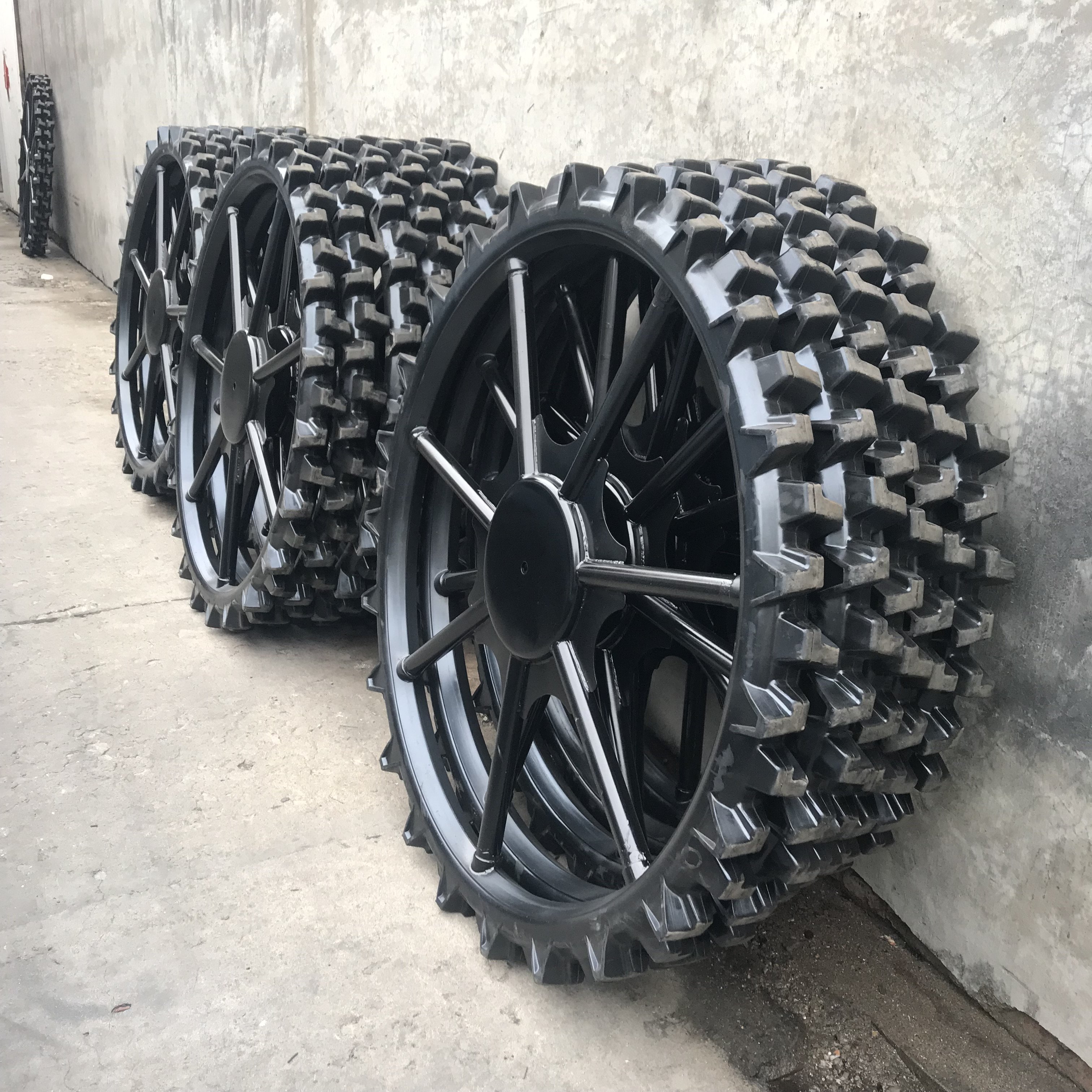 Mounted on Boom Agricultural Sprayer Machinery 1300mm/1800mm/ 2100mm Agriculture Tractor Solid Tyre Rubber Wheels