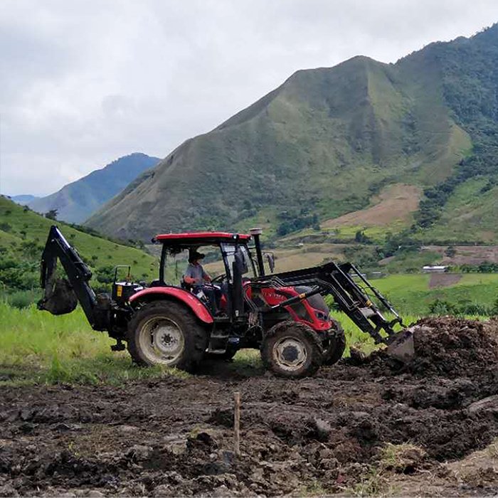 Chinese Brand Tractor Best Price 4X4 Big Tractor QLN130HP Farm Tractor 130HP 4*4 Modern Agricultural Machinery With Low Price