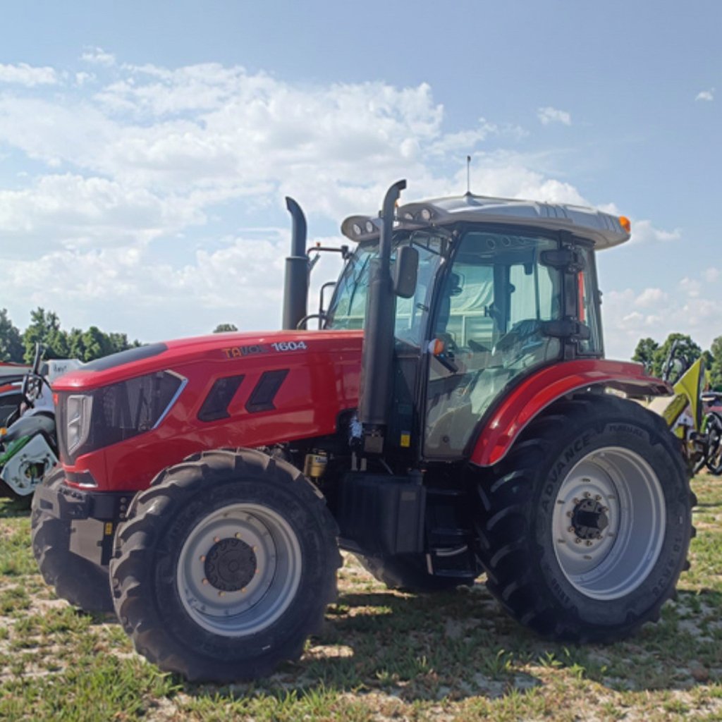 1604 160HP Diesel Fuel Engine Pump Gear Mini Tractor and Agricultural Tractor Gearbox Gear 140HP Rated Power Core Components