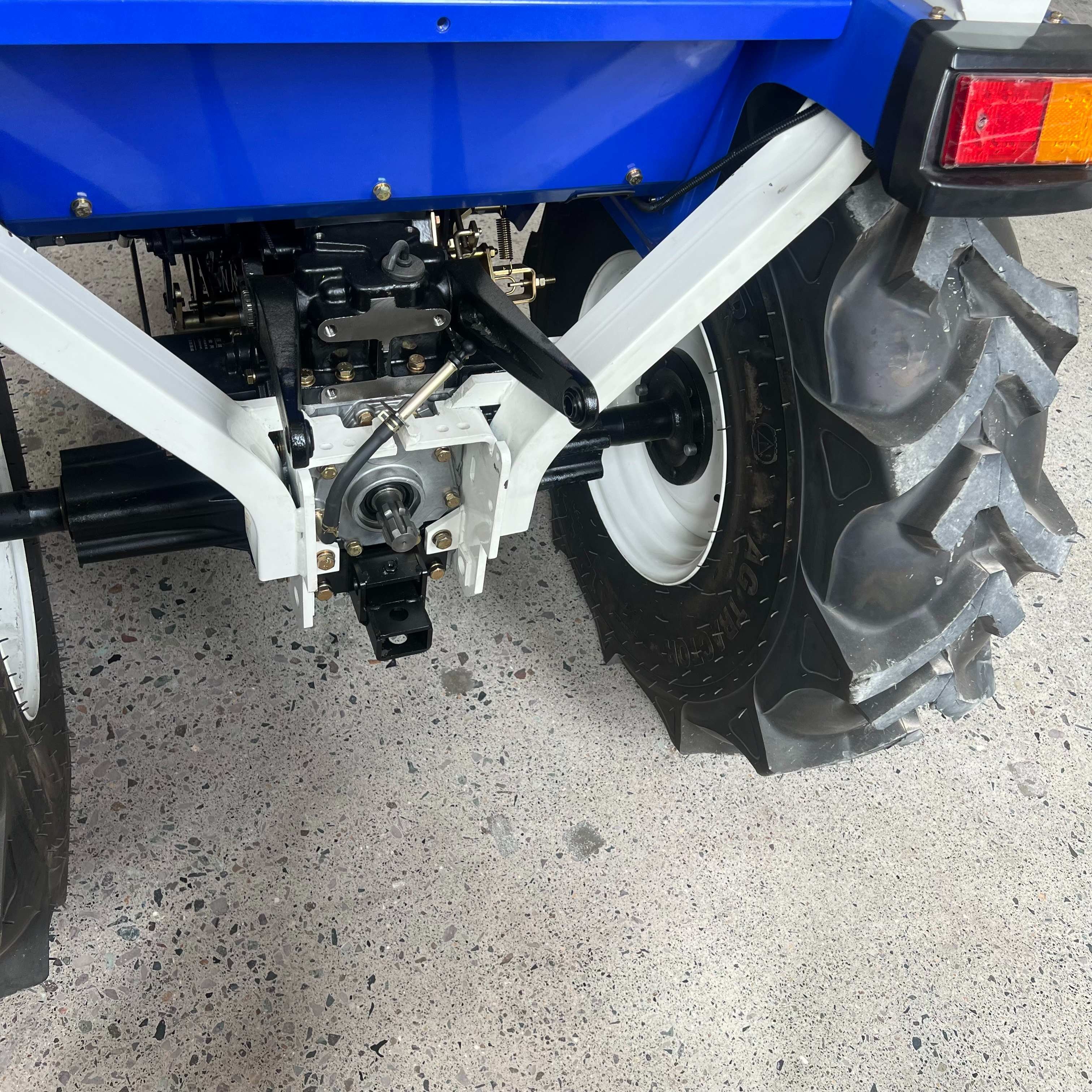 Wholesale China Factory Wheeled Drive Farm Tractor Agriculture Equipment and Tools Mini Small Farm Tractor 4 Wheels