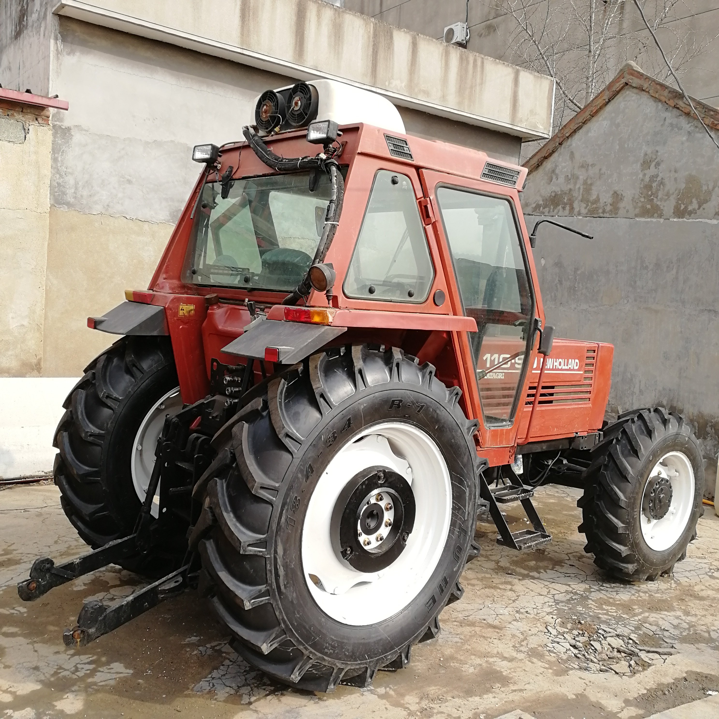 Used Tractors FIAT 110-90 130-90 180-90 4x4wd Farm Equipment Agricultural Machinery Farm Tractor Made in Italy