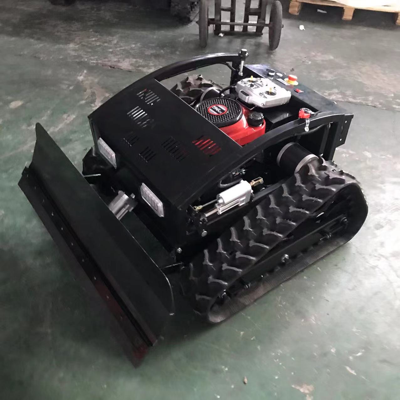 Rubber Track Electric Remote Control Electric Corded Lawn Mower Robot zero Turn Lawn Mower With Snow Plow