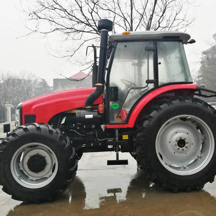 China Multifunctional Agricultural Machinery 130HP LT1304 Farming Tractor