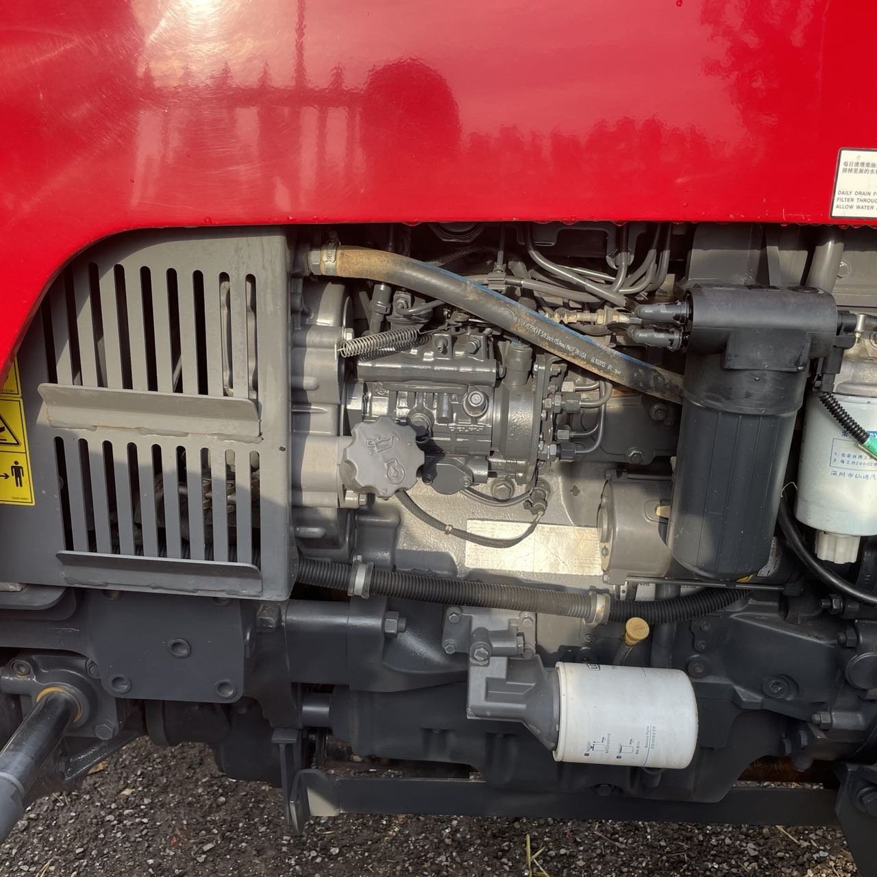 High Efficiency Massey Ferguson 1204 Xtra China Tractor with Grass Cutting and Plough for Sale