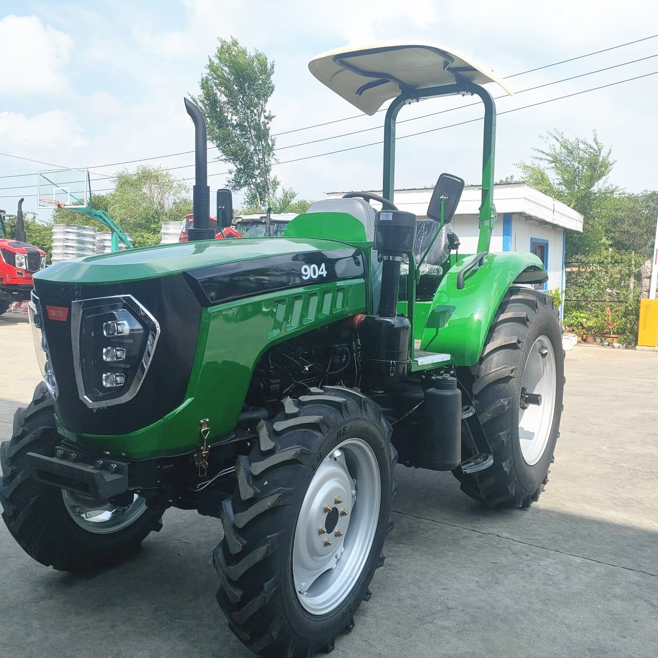 Factory Price 12+12 Shuttle Shift Agricultural Machinery Canopy Model 4 diesel Engine 90hp Farm Tractor