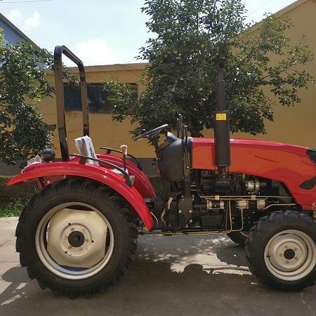 International 4x4 Tractors with Engine Gearbox & Bearing Core Components 100HP-180HP Rated Power for Home Use