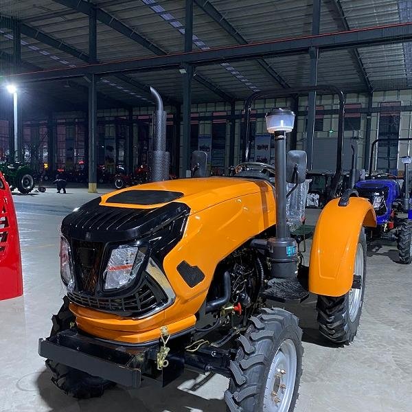 International 4x4 Tractors with Engine Gearbox & Bearing Core Components 100HP-180HP Rated Power for Home Use