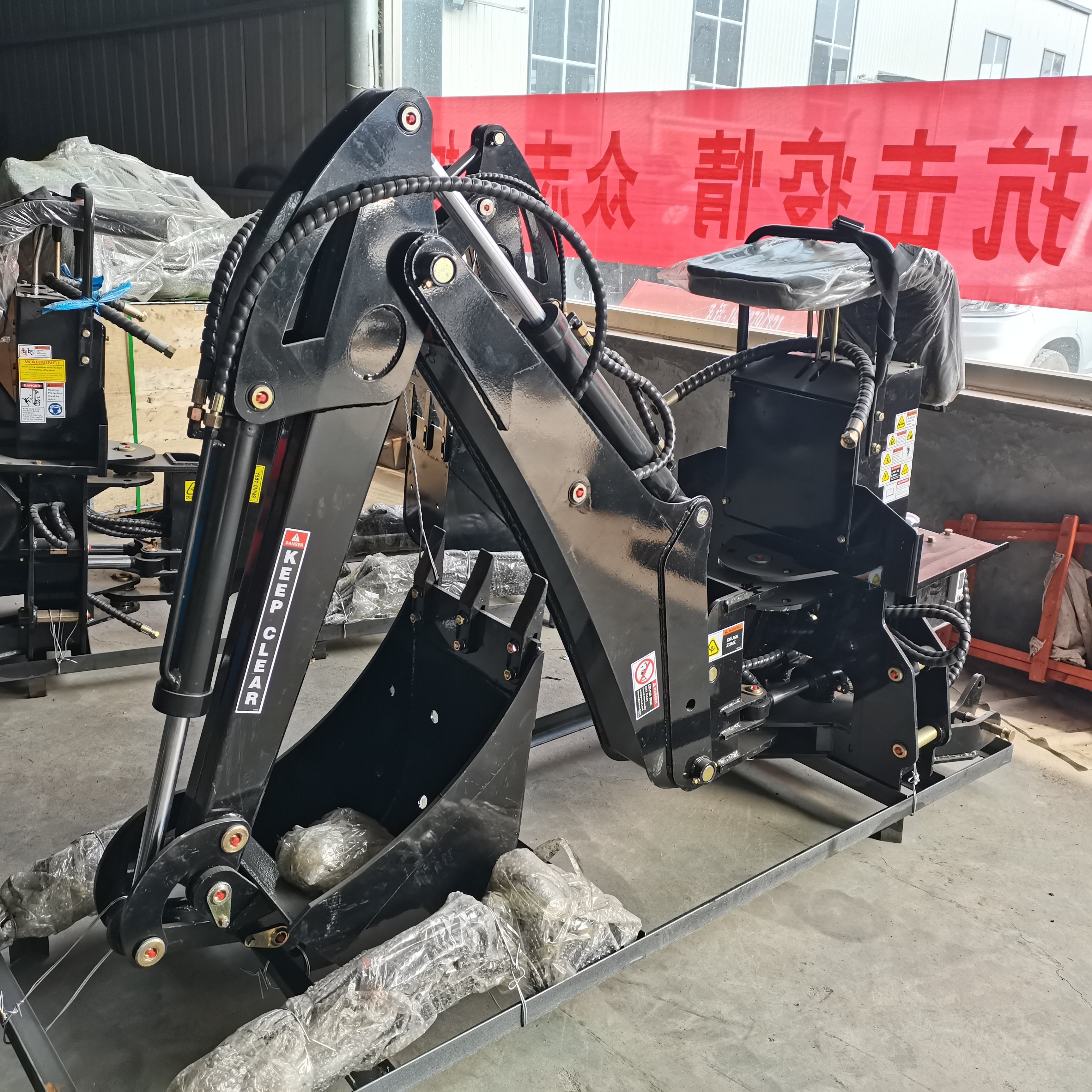 Agriculture Tractor Accessories Front Loader Backhoe Forklift Snow Shovel and Bulldozer