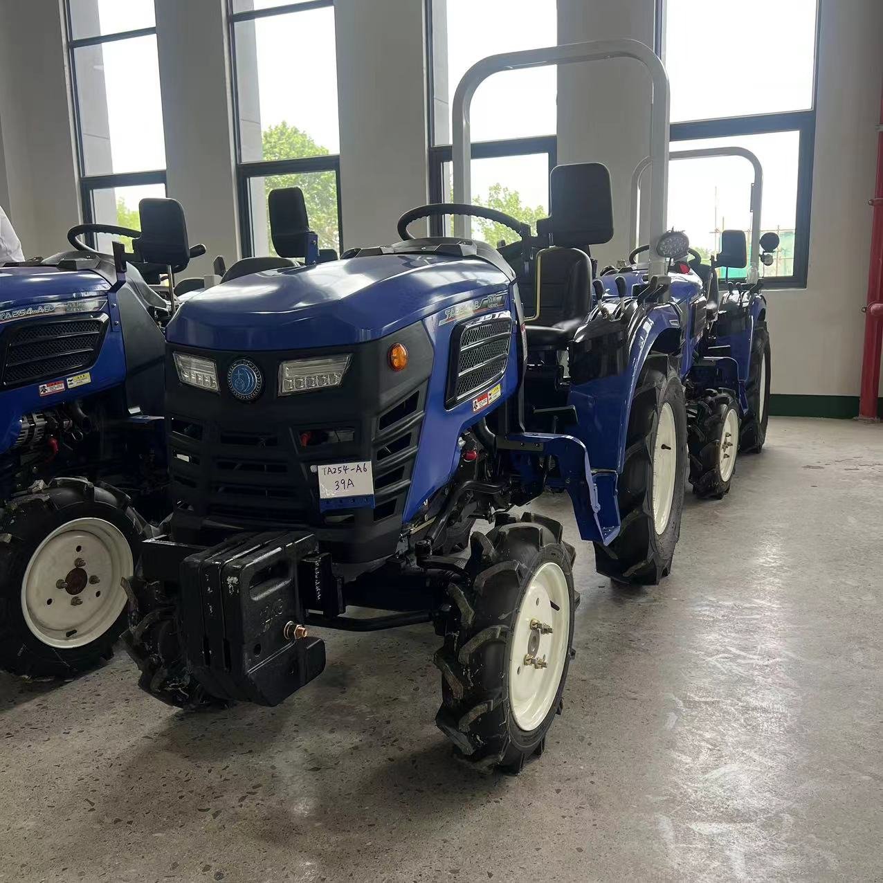 Dong Feng Small 4x4 Wheel Drive Mini Tractores Agricole 4x4 Tractor 24 Iseki Mini Tractor