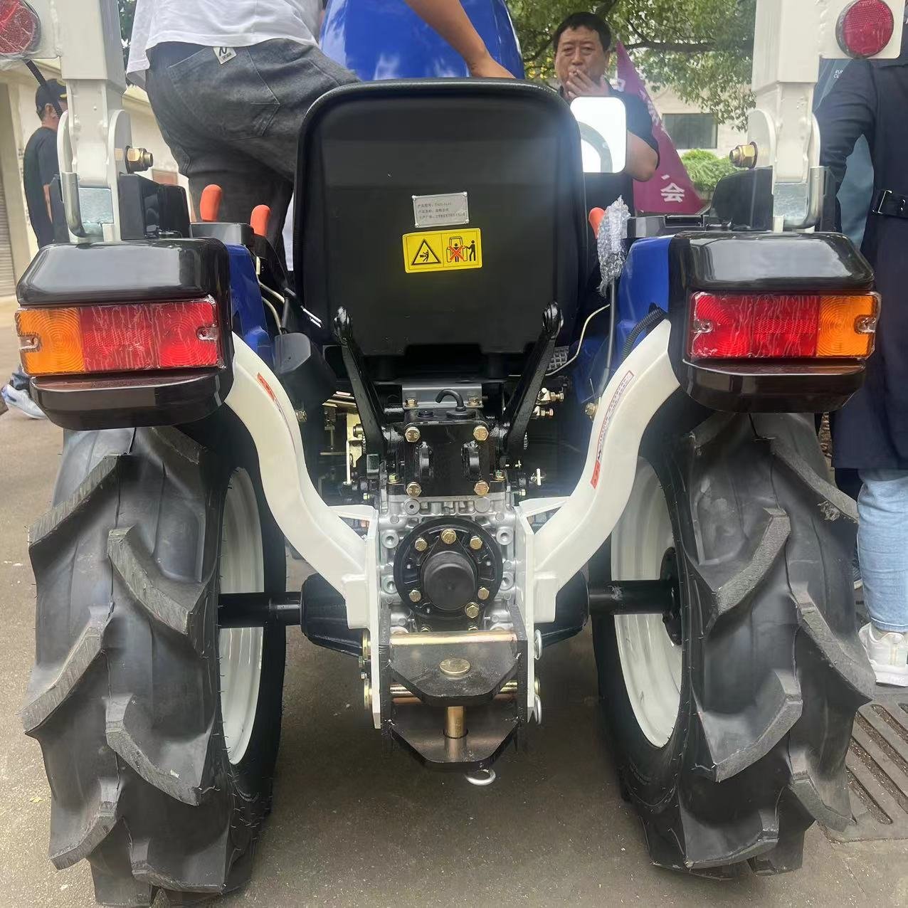 Dong Feng Small 4x4 Wheel Drive Mini Tractores Agricole 4x4 Tractor 24 Iseki Mini Tractor