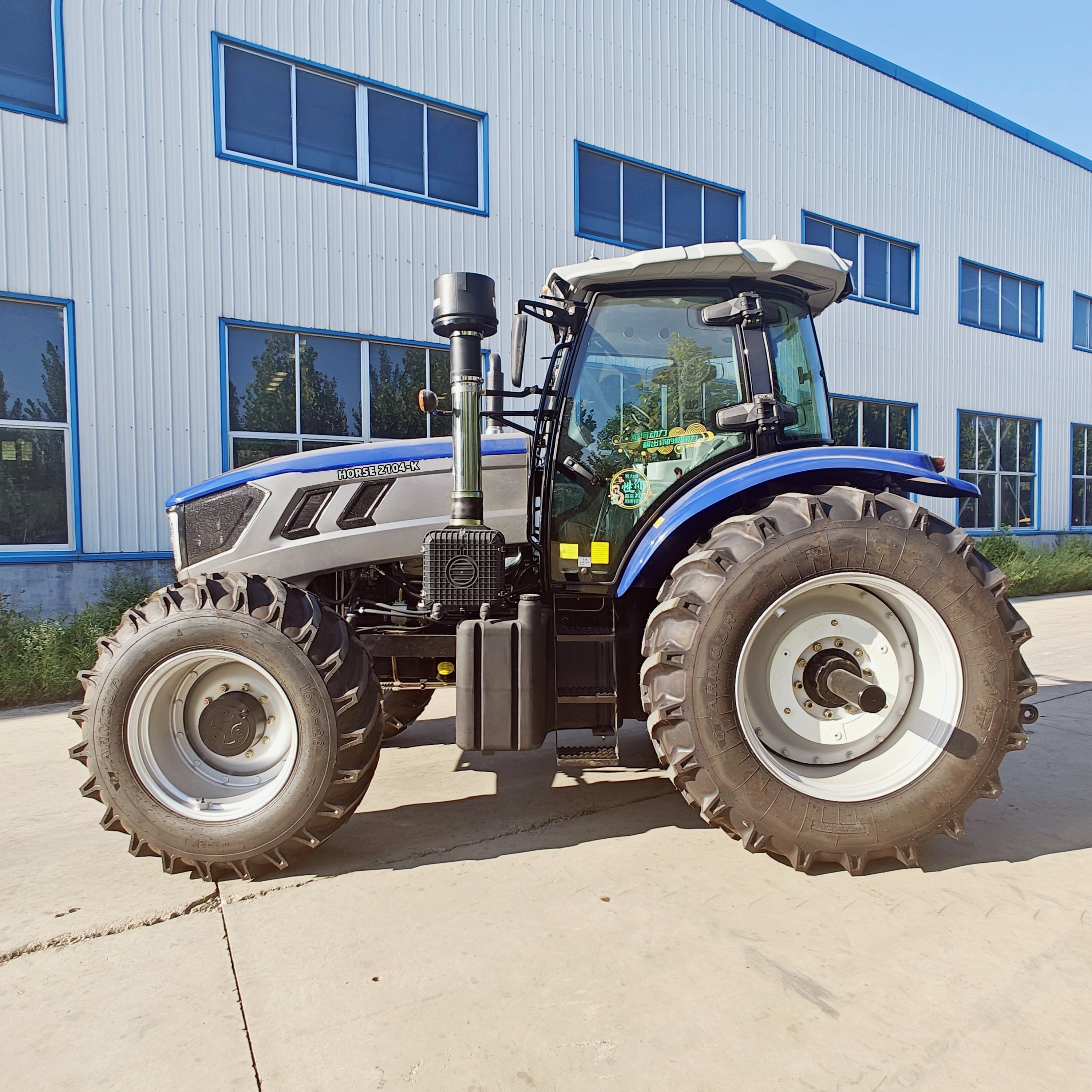 Auto Tracteur Sf300 Tracteur Professionnel 300 Cheveaux 500 hp 350hp 300 hp 350 hp Farm Tractor
