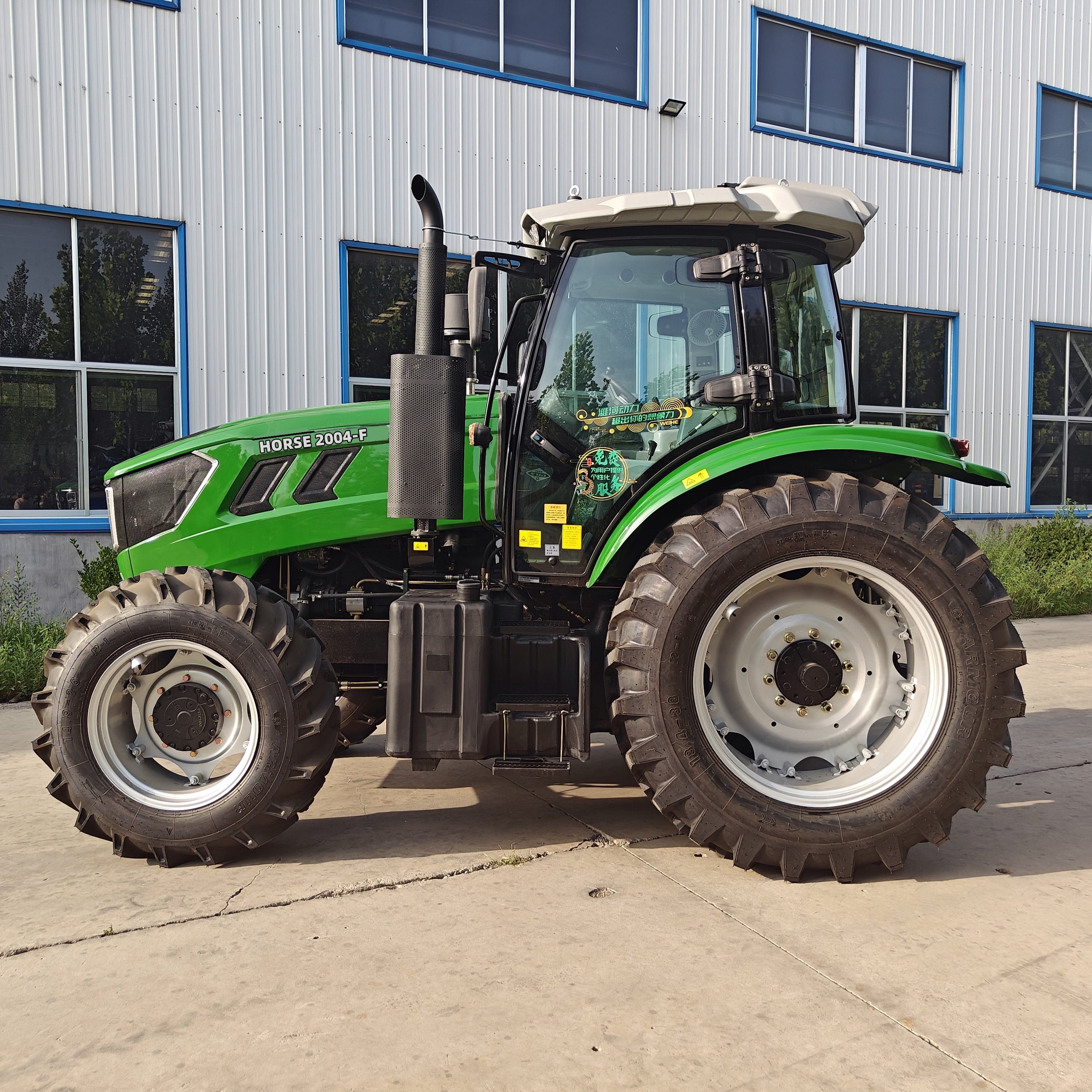 Auto Tracteur Sf300 Tracteur Professionnel 300 Cheveaux 500 hp 350hp 300 hp 350 hp Farm Tractor
