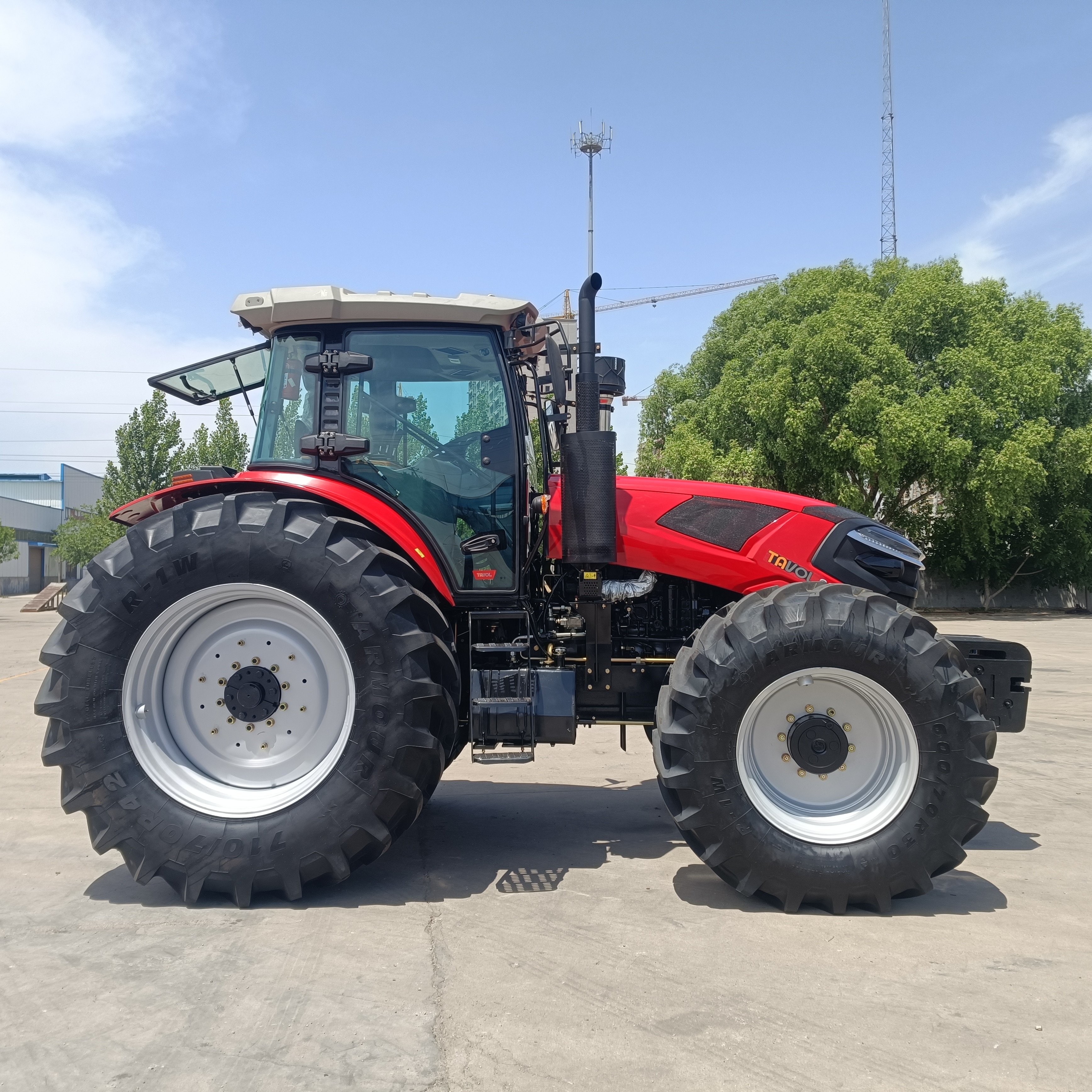 280HP Agricultural Tractor Tavol Four Wheeled Farm Tractor (Tavol 2804)