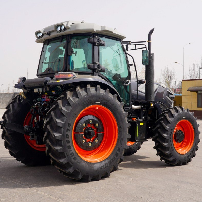 Chinese Micro Agricultural Tractores 60hp 90hp 100hp 140hp 160hp 4WD Farm Tractor for Sale Used Tractors