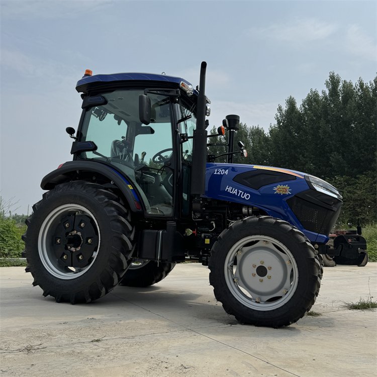 New Zoomlion Tractor Air Conditioner Convenient Tractor 3000kg Four-Wheel Drive Tractor