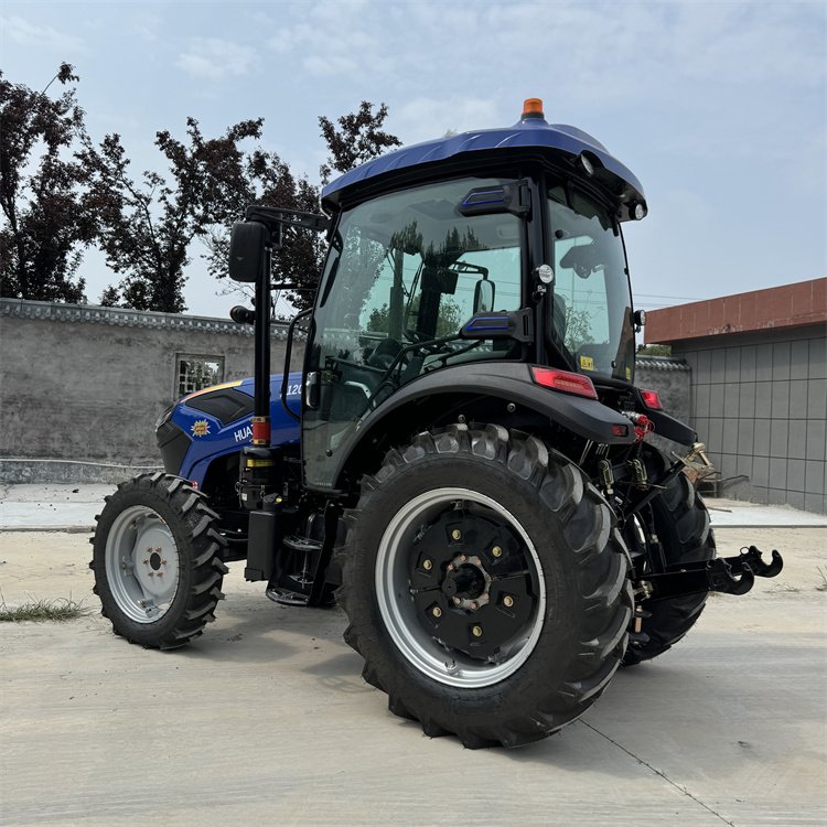 New Zoomlion Tractor Air Conditioner Convenient Tractor 3000kg Four-Wheel Drive Tractor