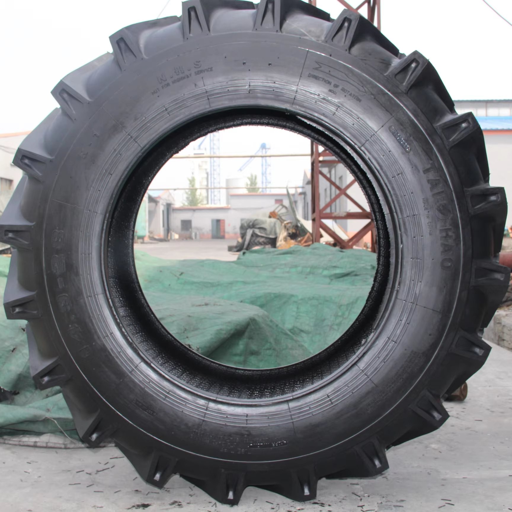 14.9-24 R-1 China Manufacturer Agricultural Tractor Tire