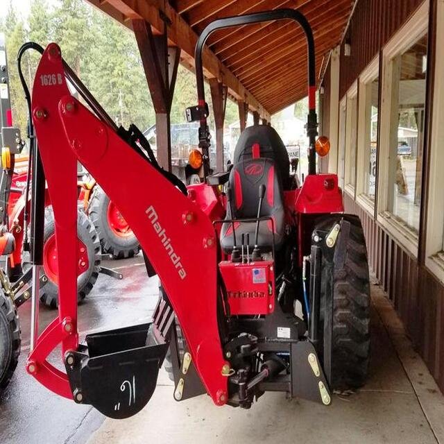 Hot Selling 2022 Used Mahindra 1626 110hp 4WD Tractor TD Chassis Multi-functional 90-140hp Mini Tractor Agriculture 80hp-20hp